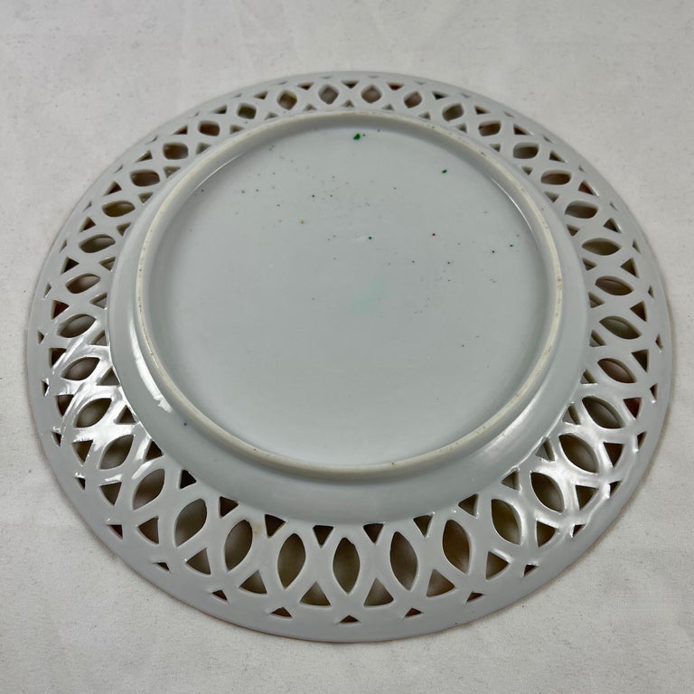 Chinese Export Famille Rose Medallion Reticulated Pierced Circle Rim Plate For Sale 11