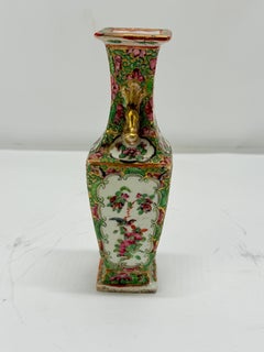 Chinese Export Famille Rose Miniature Faceted Porcelain Vase, 19th Century