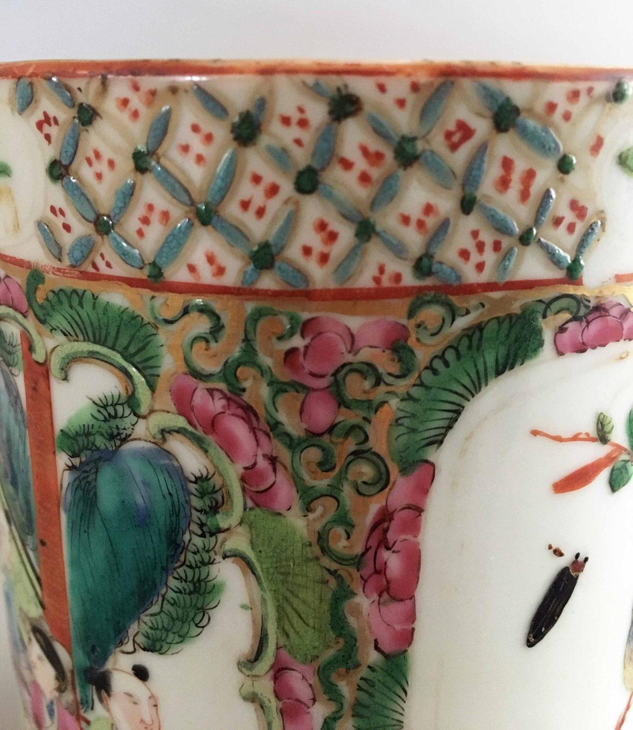 Chinese Export Famille Rose Mug, circa 1850 For Sale 2