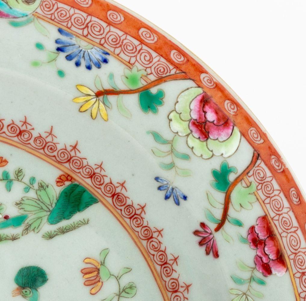 Qing Chinese Export Famille Rose Porcelain Plate For Sale