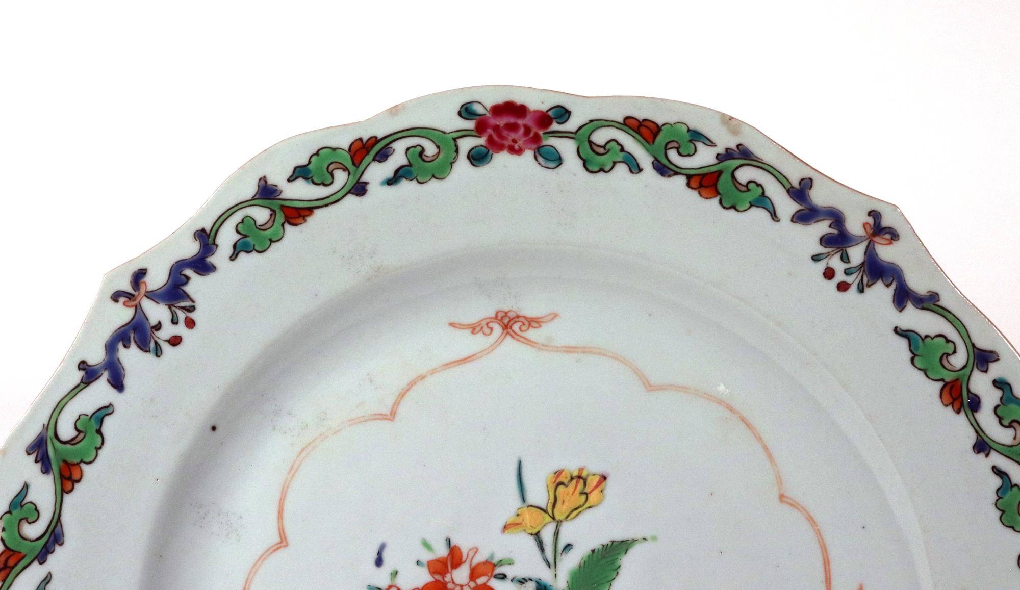 Chinese Export Famille Rose Porcelain Plates with Green Enamel, Set of Twelve For Sale 8
