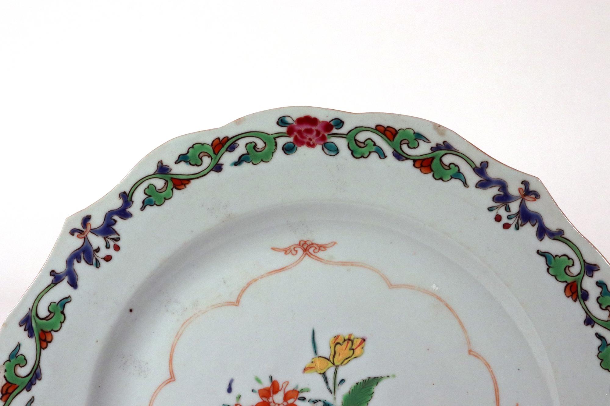 Chinese Export Famille Rose Porcelain Plates with Green Enamel, Set of Twelve For Sale 10