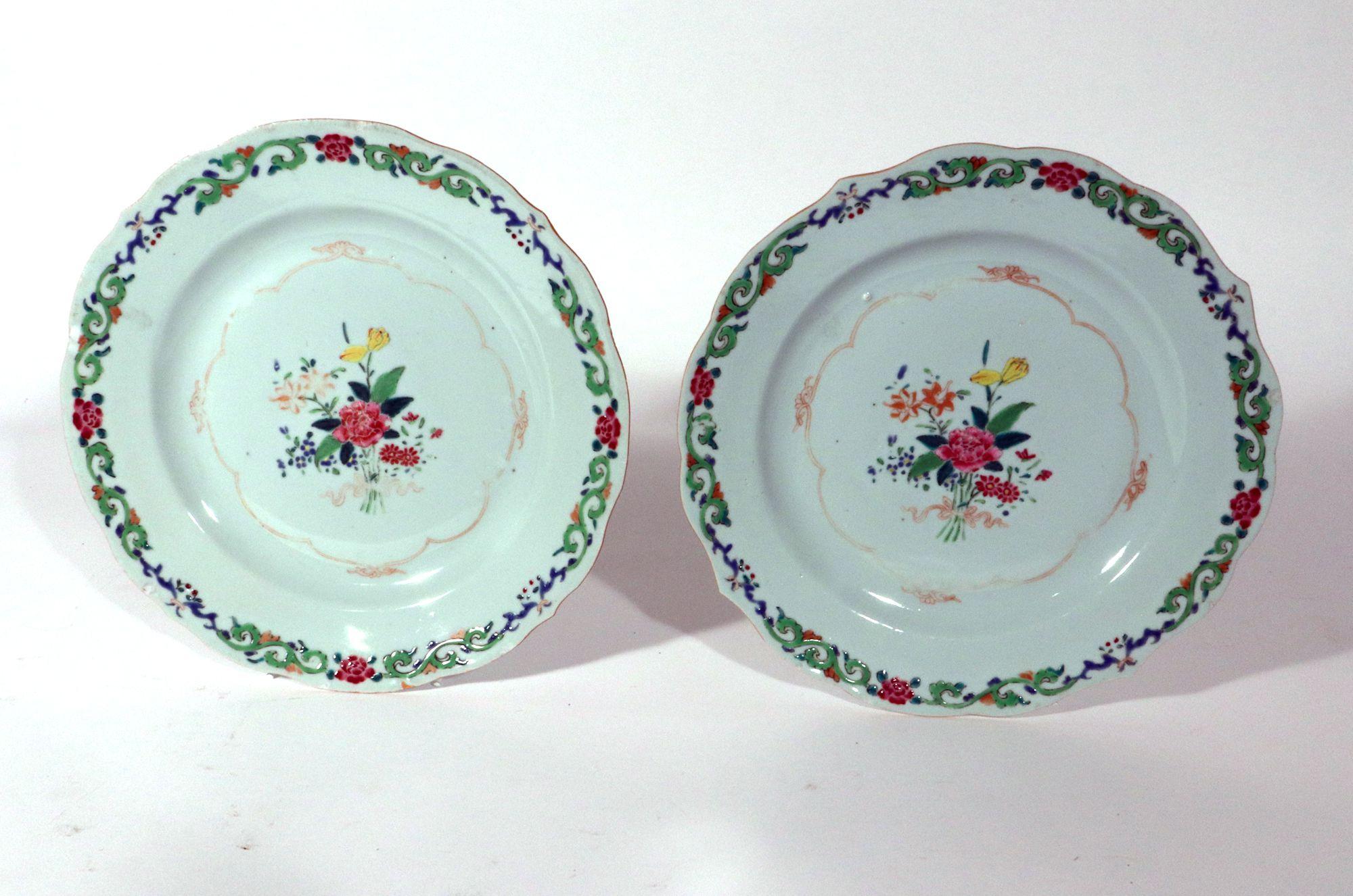 Chinese Export Famille Rose Porcelain Plates with Green Enamel, Set of Twelve For Sale 1