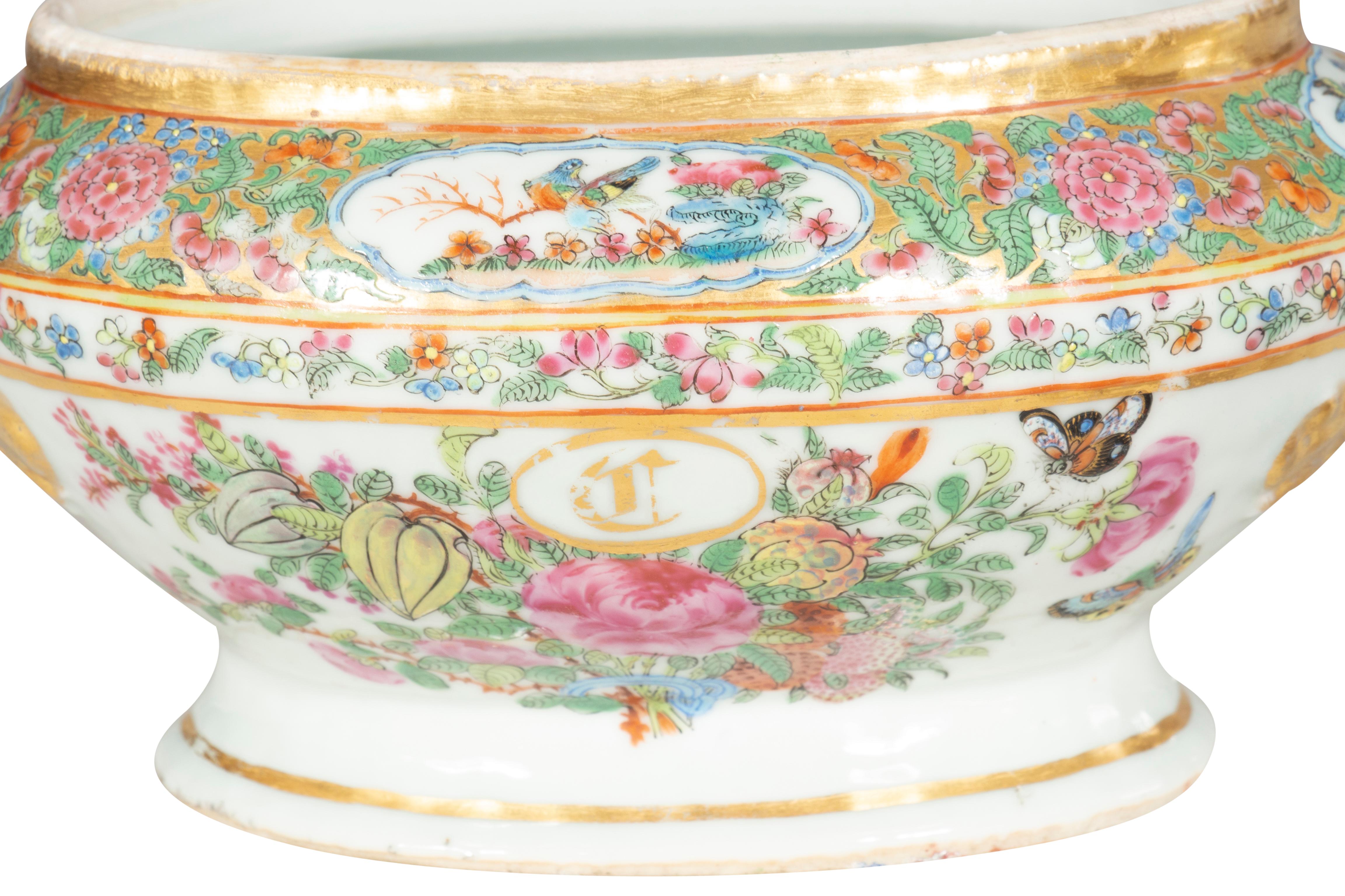 Chinese Export Famille Rose Porcelain Sauce Tureen And Underplate For Sale 6