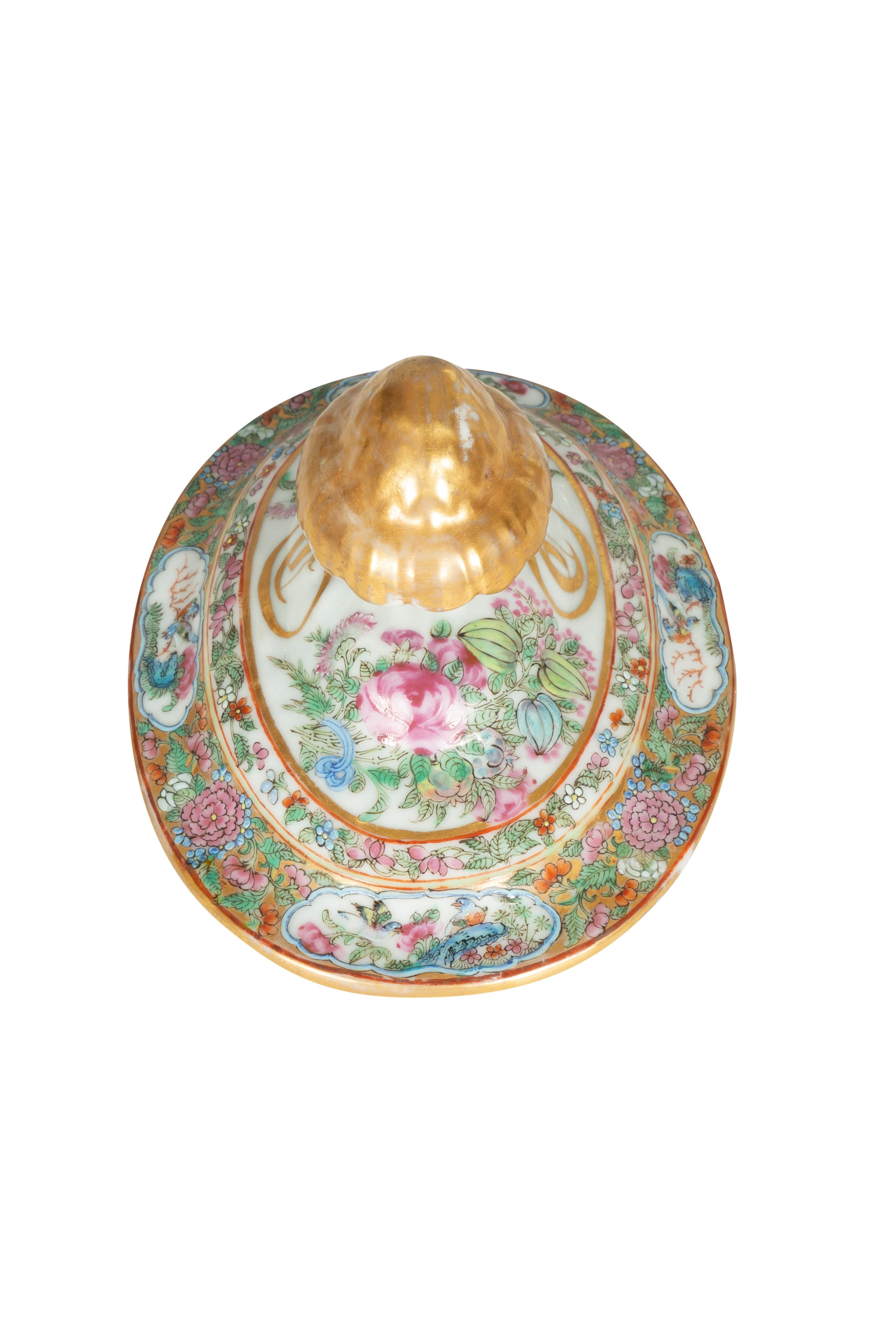 Chinese Export Famille Rose Porcelain Sauce Tureen And Underplate For Sale 11