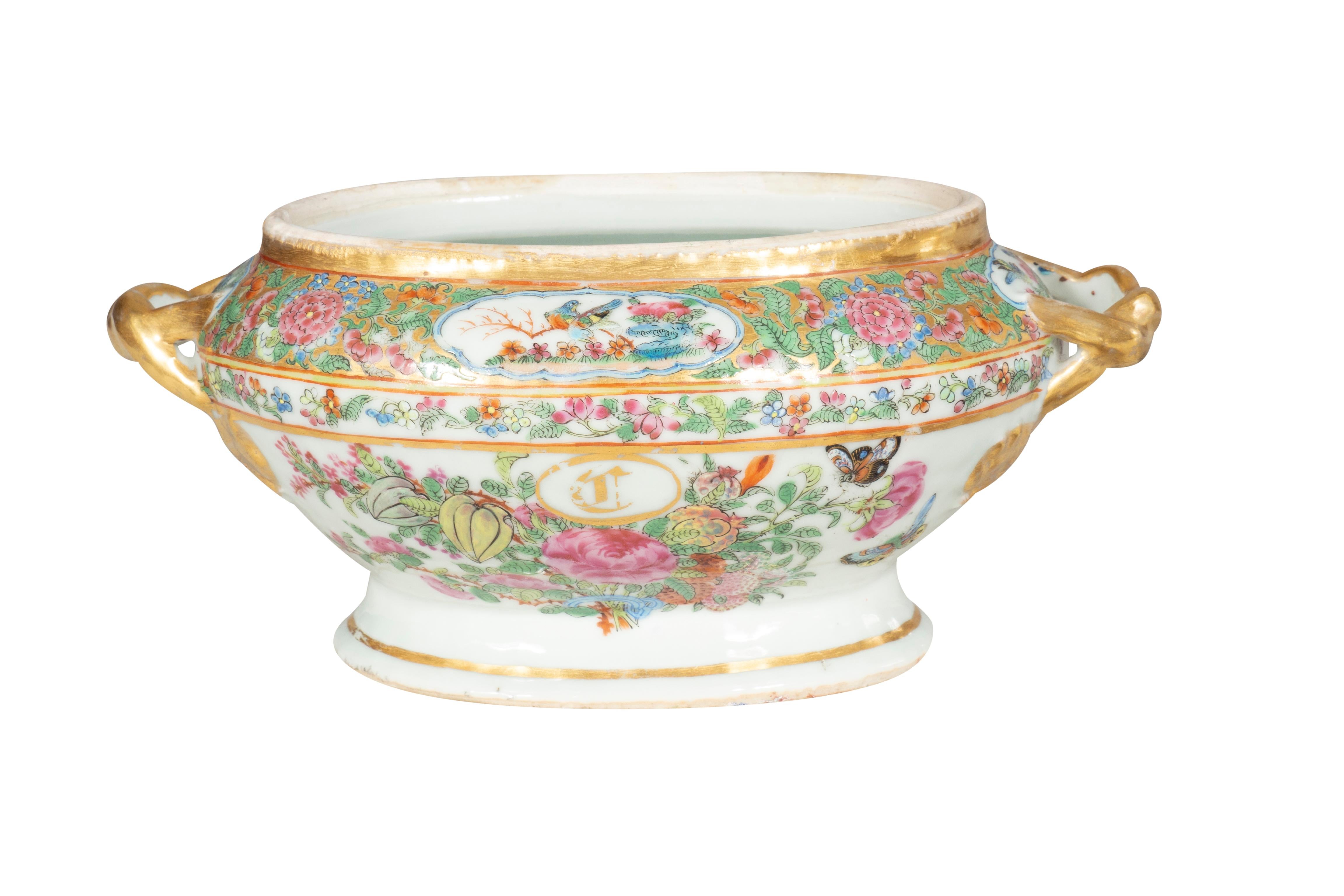 Chinese Export Famille Rose Porcelain Sauce Tureen And Underplate For Sale 5