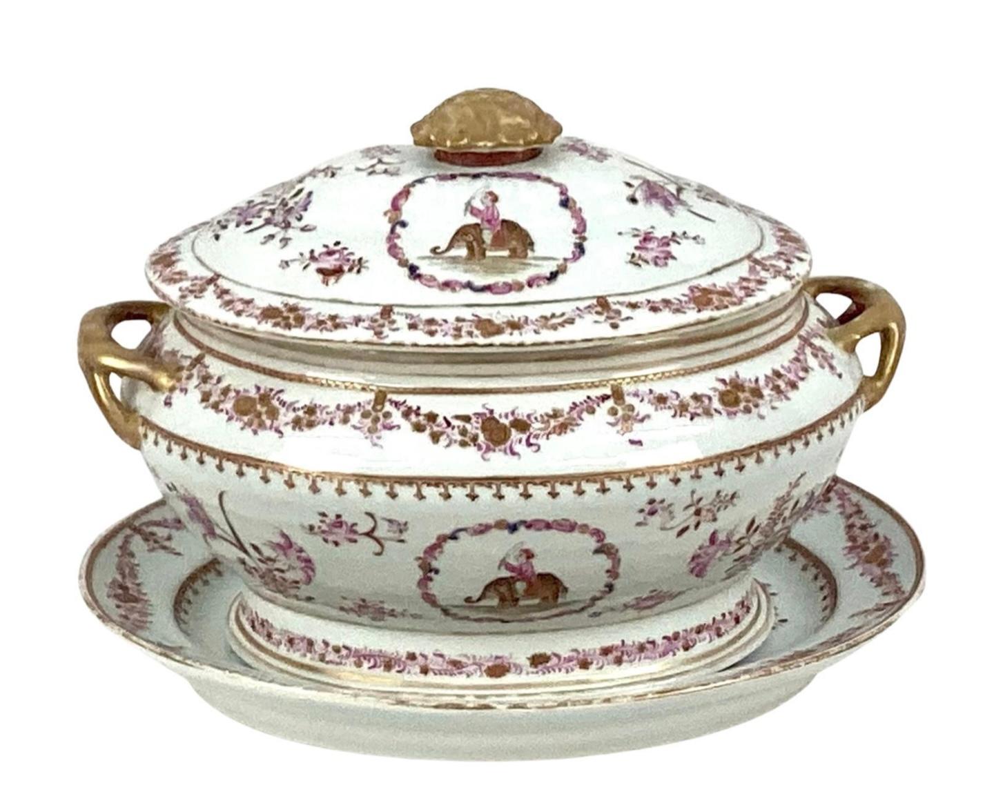 Chinese Export Famille Rose Porcelain Soup Tureen For Sale 8