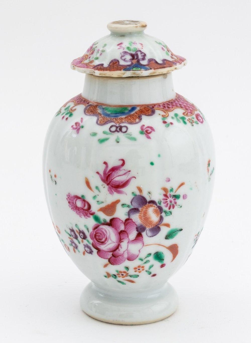 Service à thé Famille Rose en porcelaine d'exportation chinoise, 11 en vente 1
