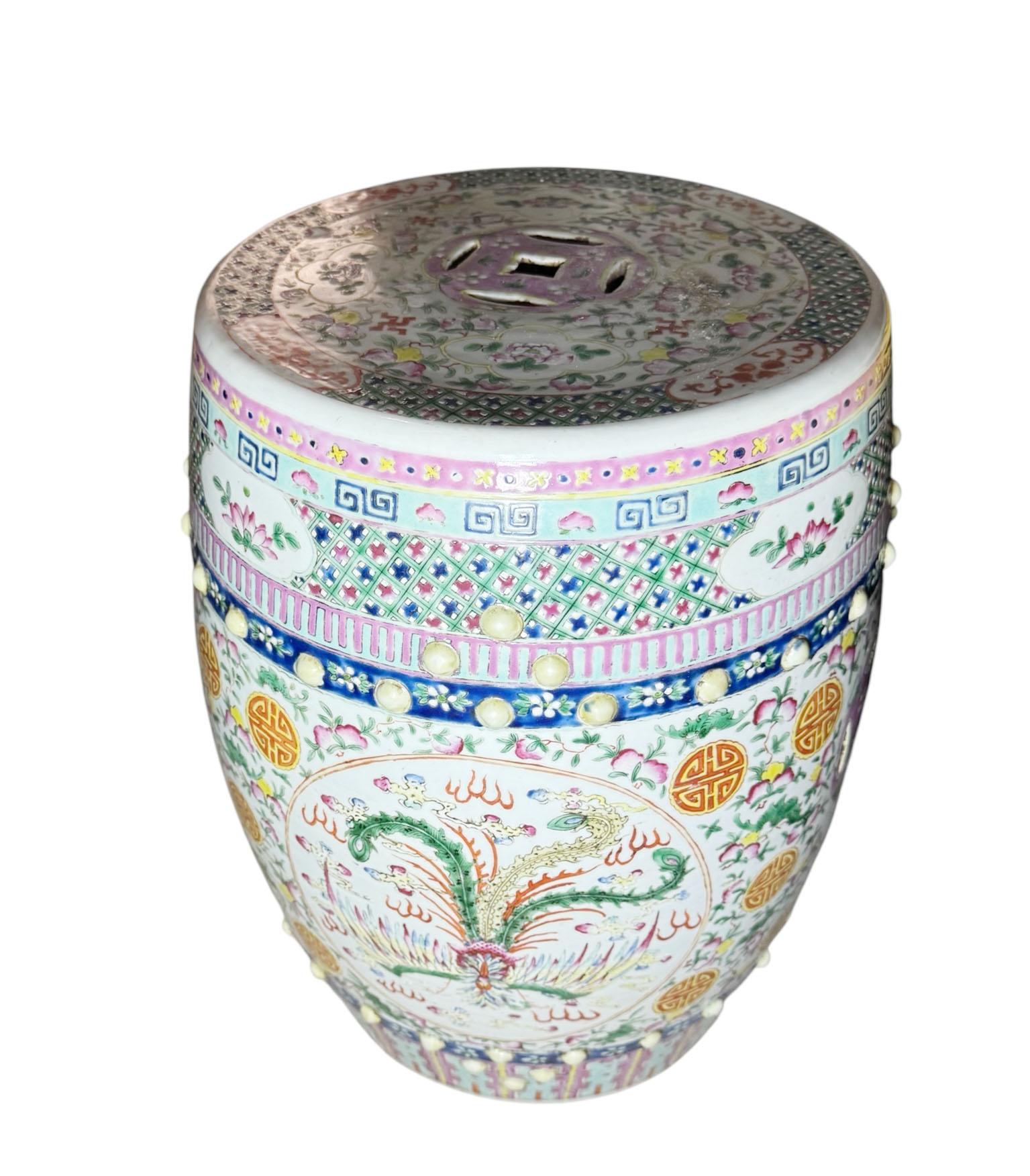 Taburete de jardín de terracota rosa de exportación china en Bueno estado para la venta en Clearwater, FL