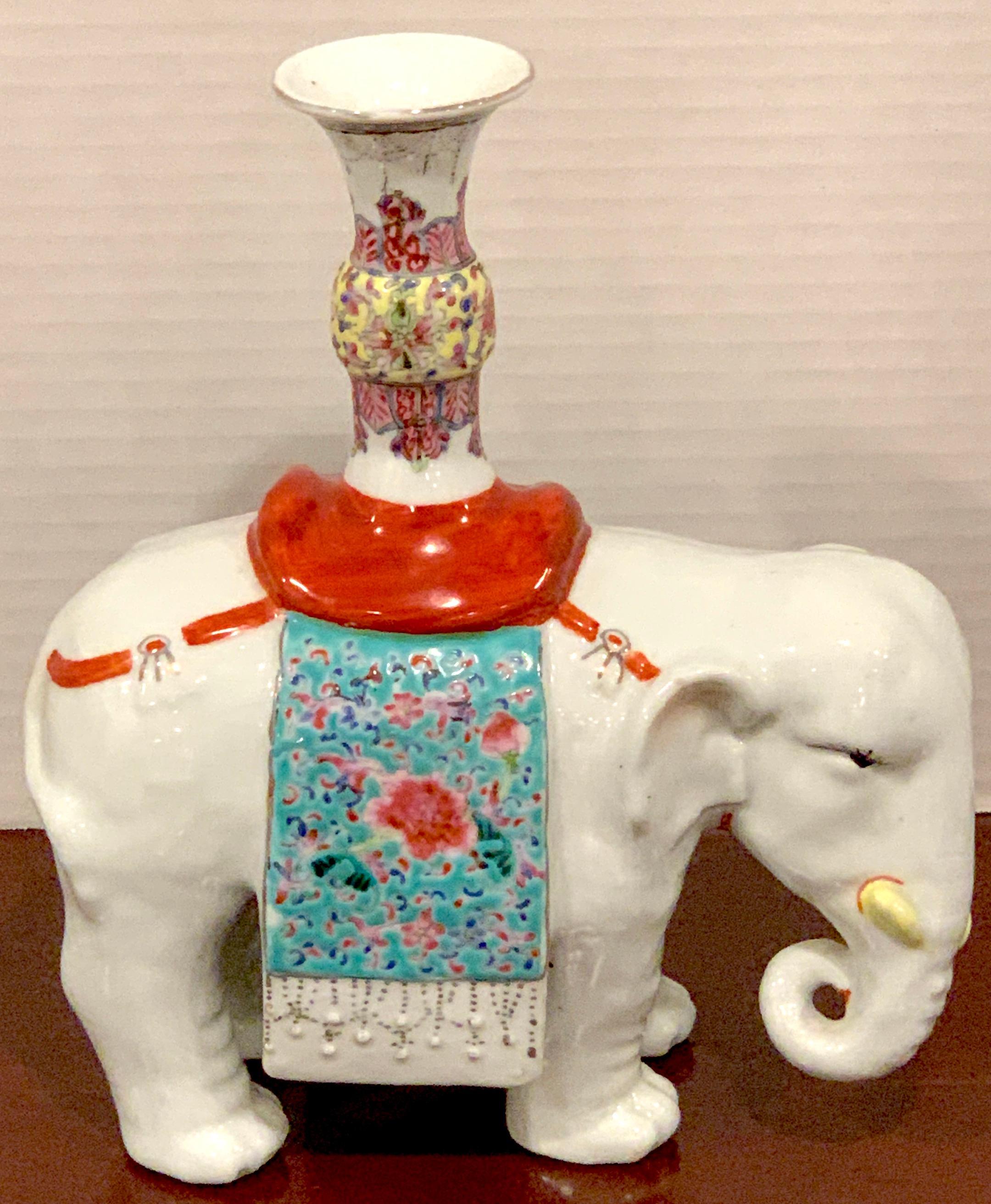 Bastoncino di zucchero a forma di elefante da esportazione cinese Famille Verte e Blanc de Chine in vendita 3