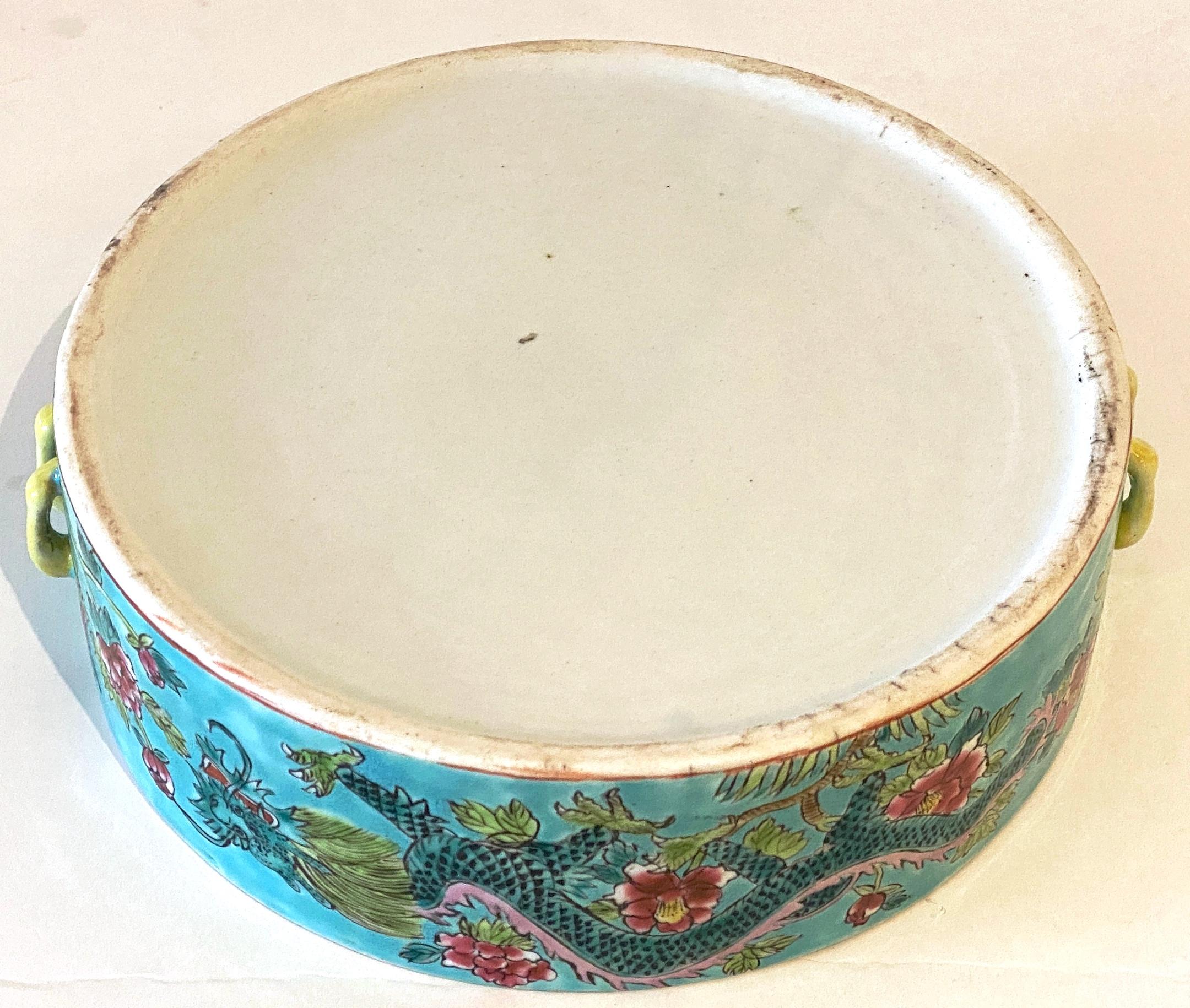 Chinese Export Famille Verte Box/Tureen with Stand, Late Qing For Sale 2