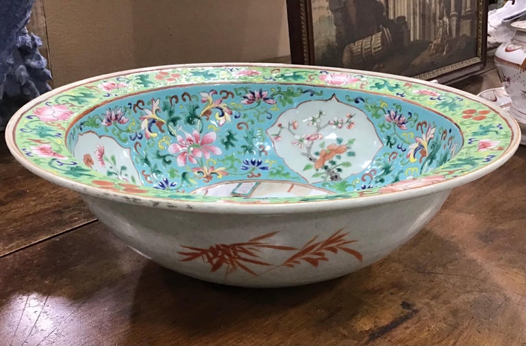 19th Century Chinese Export Famille Verte Porcelain Bowl For Sale