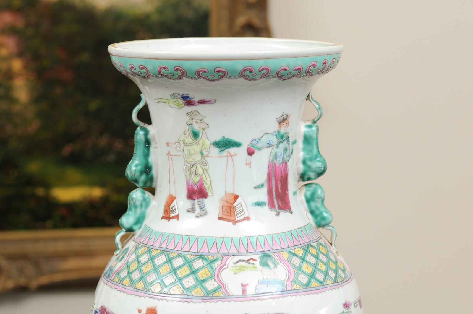 Chinese Export Famille Verte Porcelain Vase In Excellent Condition For Sale In Chamblee, GA