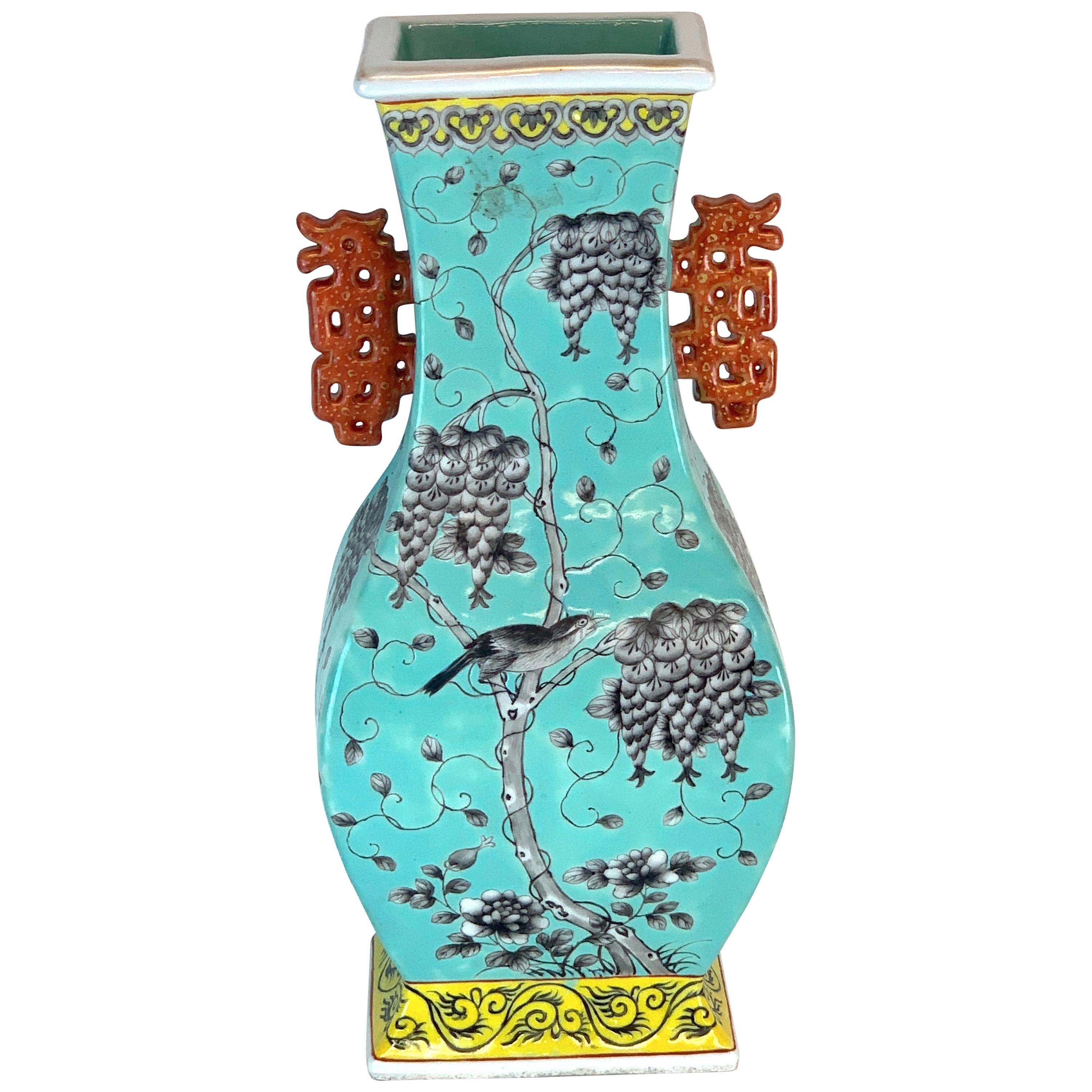 Chinese Export Famille Verte Turquoise Hu Vase, circa 1900 For Sale at  1stDibs