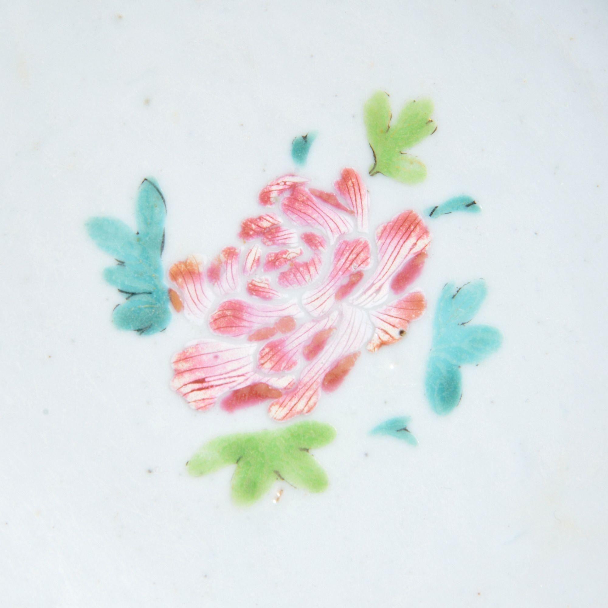 Chinese Export Fluted Porcelain Bowl For Sale 6