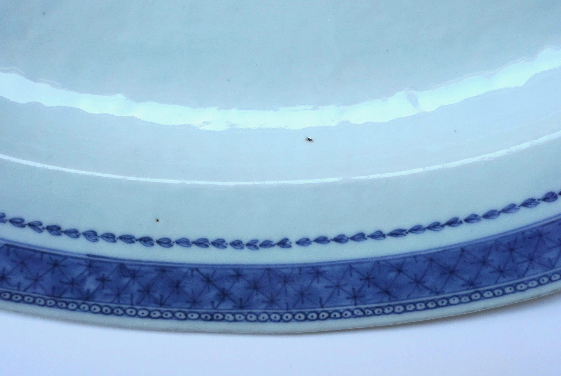 Chinese Export for Swedish Market Large Blue and White Oval Platter, circa 1790 2