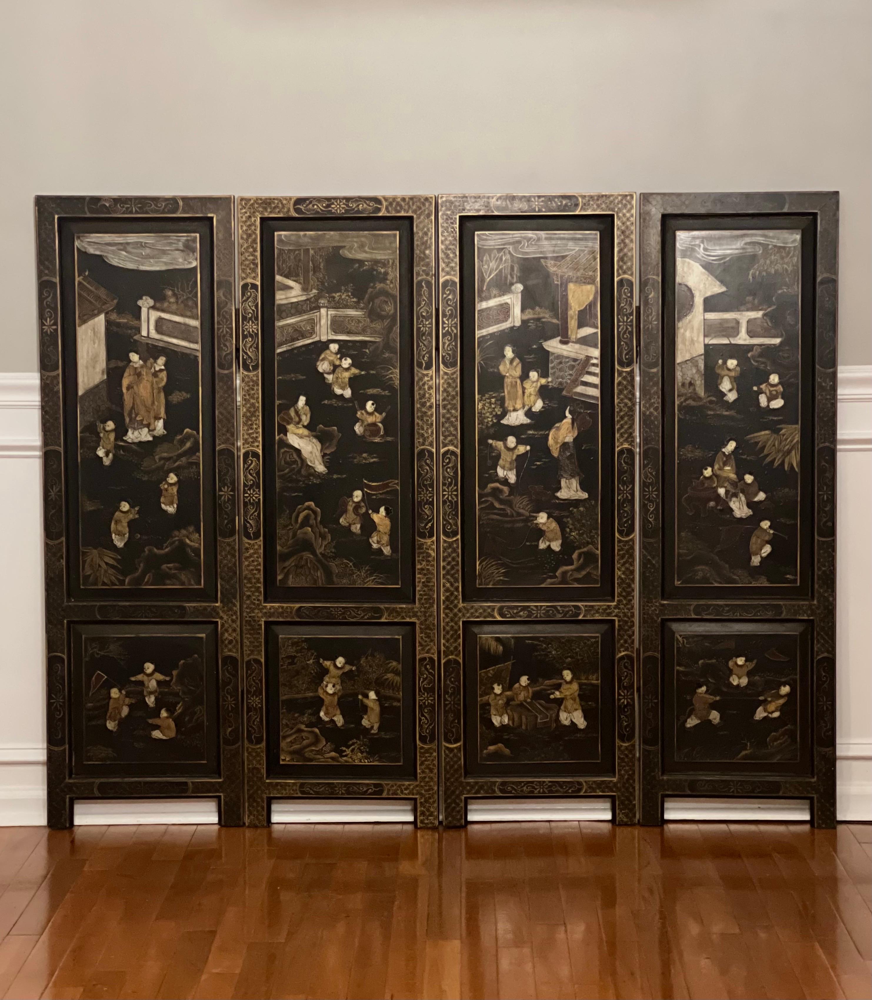 Chinese Export Four Panel Lacquered Coromandel Dressing Screen Room Divider In Good Condition For Sale In Doylestown, PA