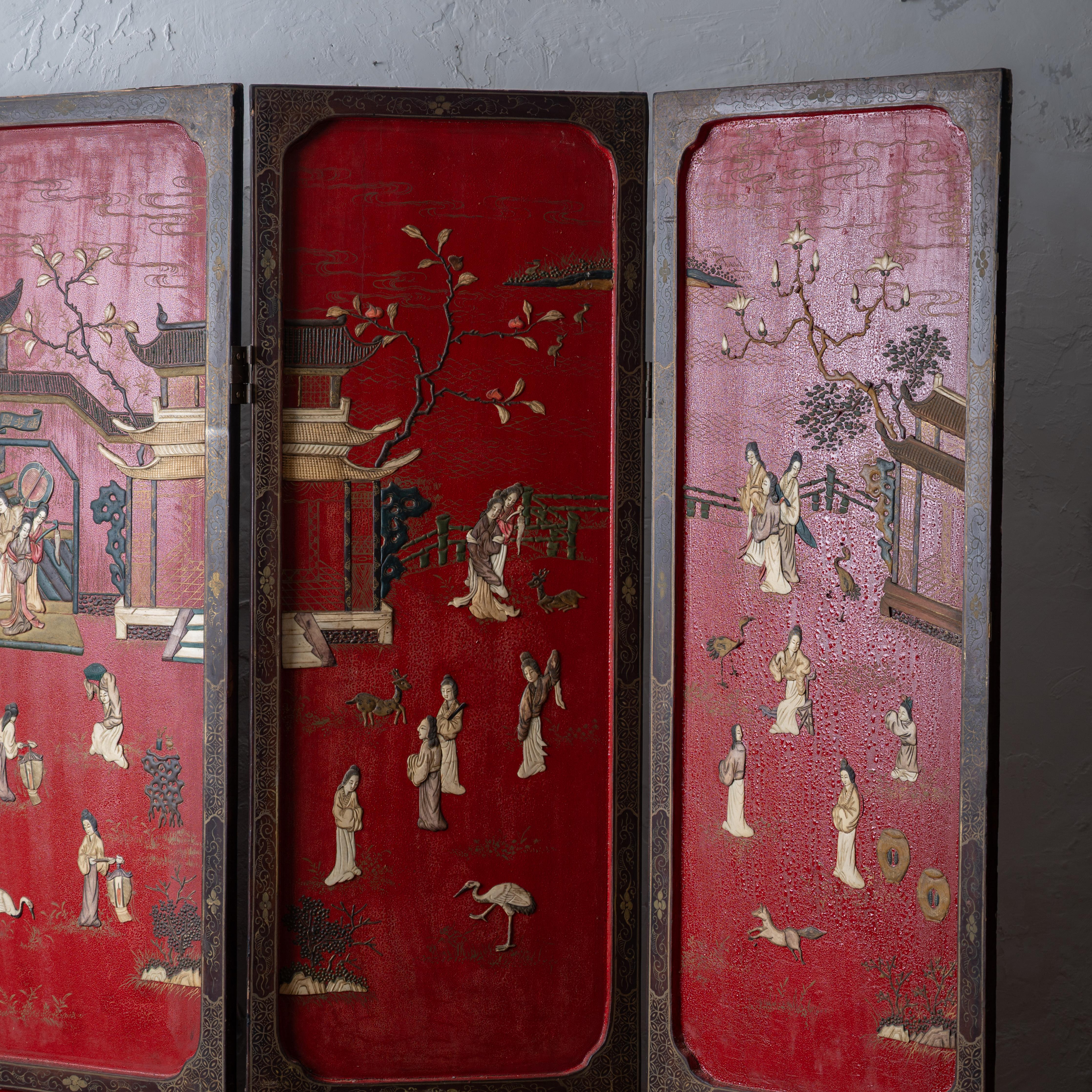 Early 20th Century Chinese Export Four-Panel Red Lacquer Screen, c.1900 For Sale