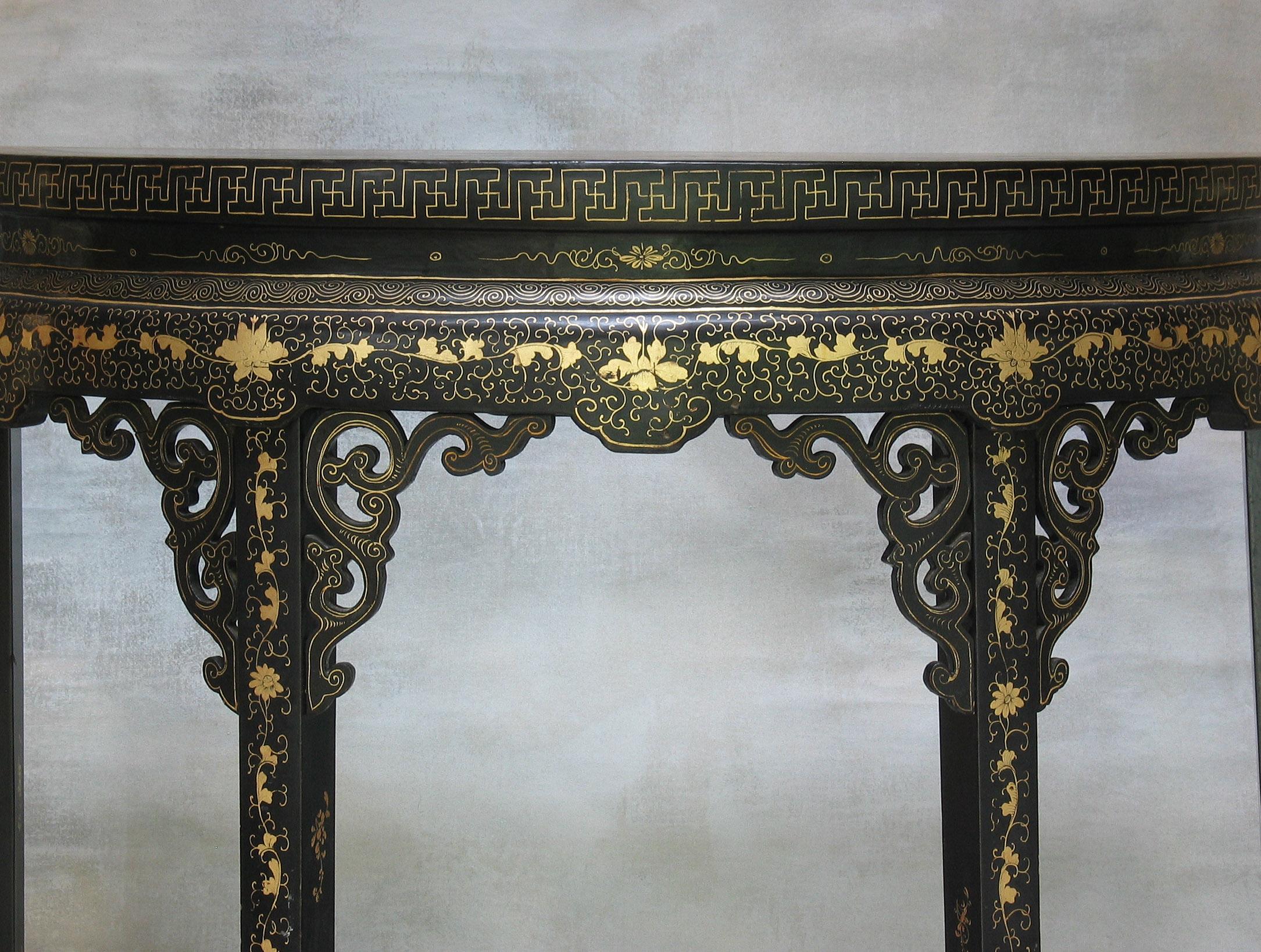 Chinese Export Gilt Lacquer Decorated Demi-lune Console Table Early 19th Century For Sale 1