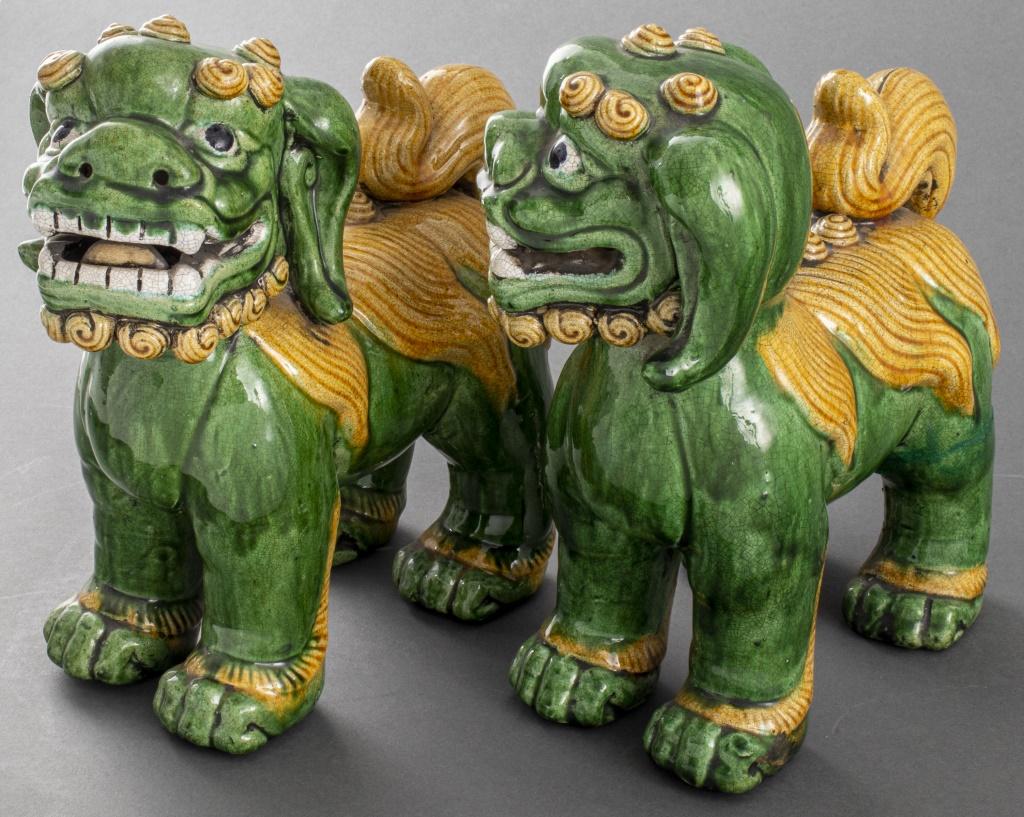 19th Century Chinese Export Green Porcelain Foo Dogs, Pair
