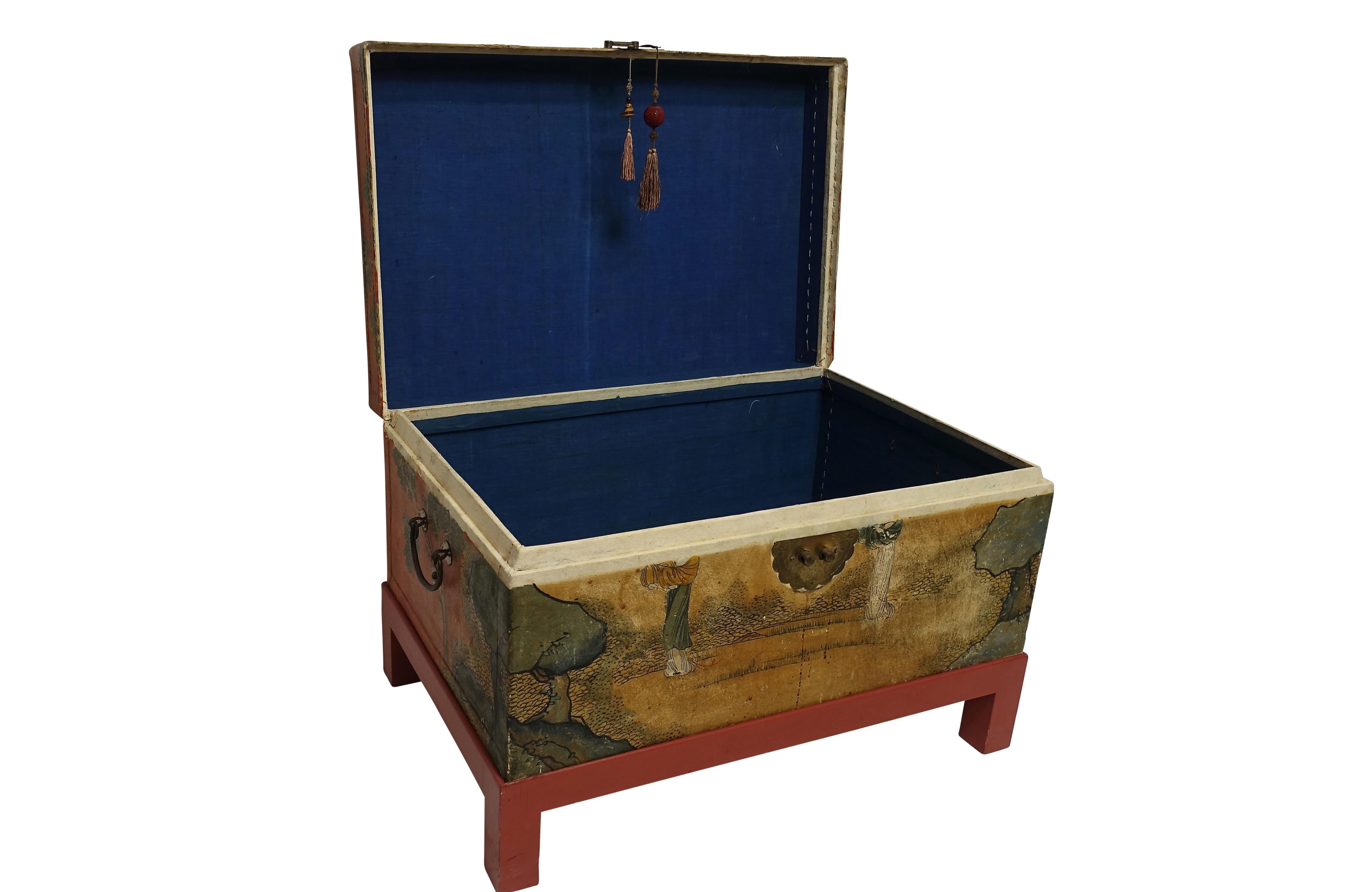Chinese Export Hand-Painted Leather Trunk on Stand, Early 20th Century 6