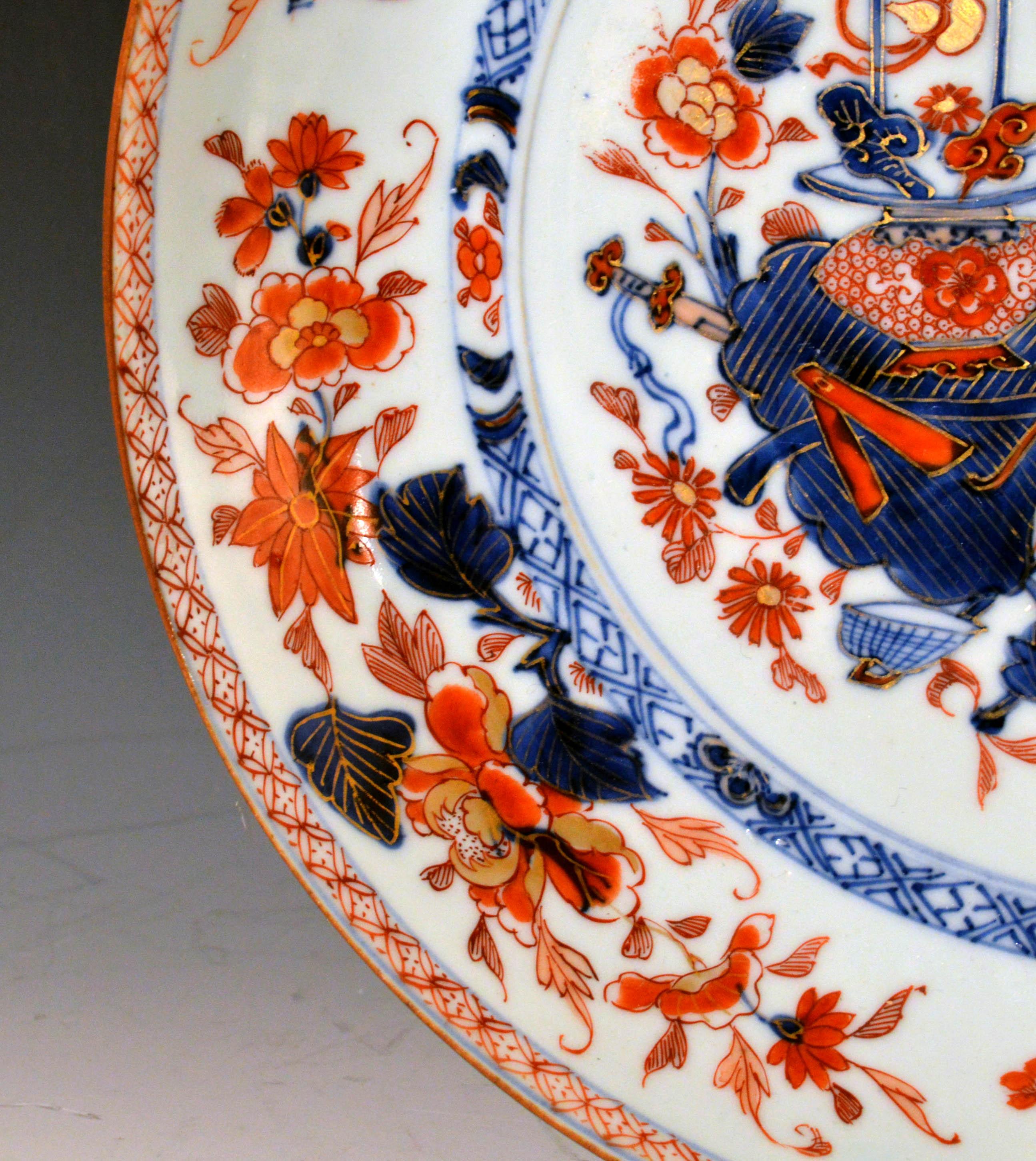 Chinese Export Imari Large Porcelain Saucer Dish, circa 1770 In Good Condition In Downingtown, PA