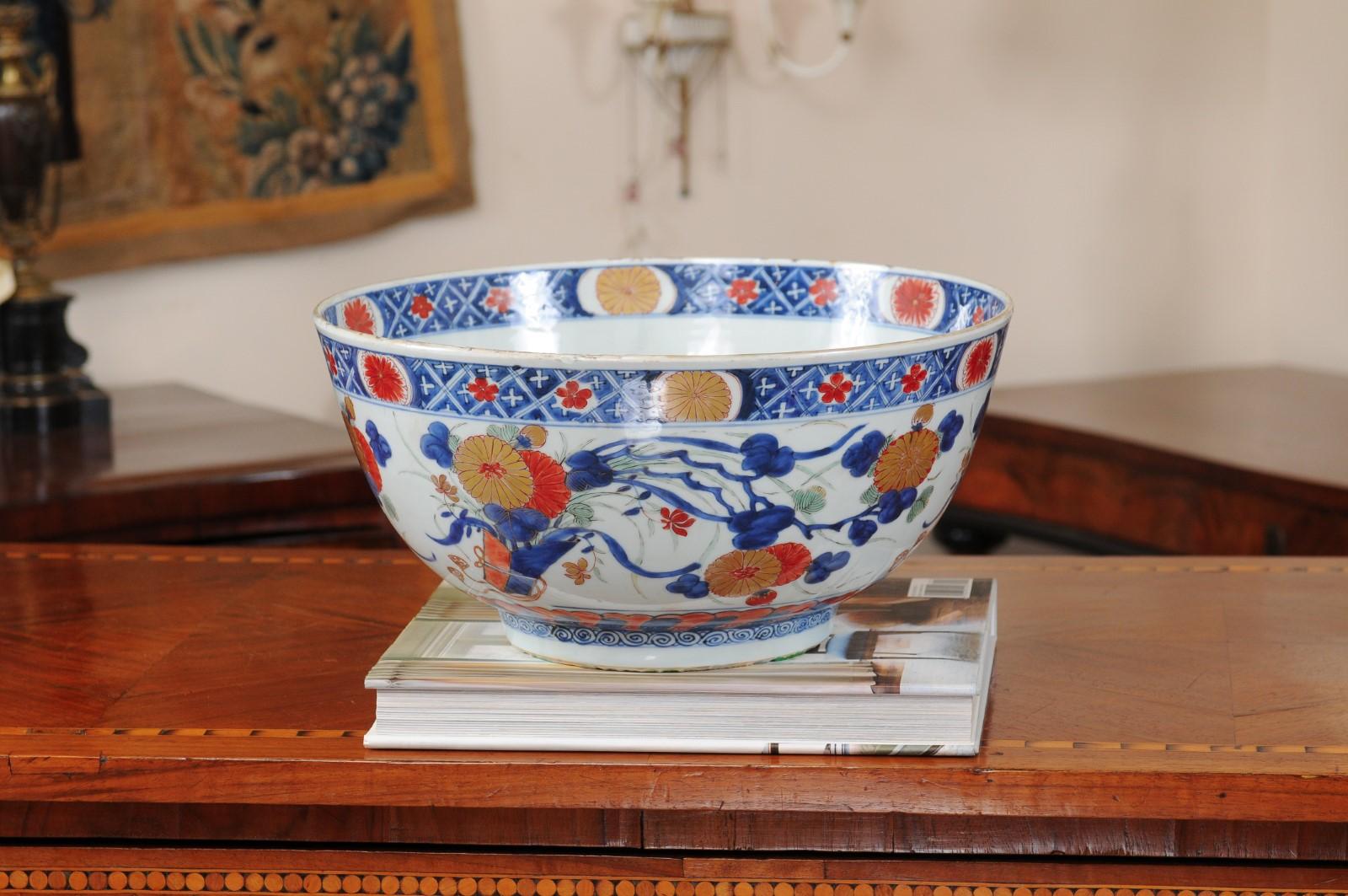 Chinese Export Imari Porcelain Punch Bowl, 18th Century In Good Condition For Sale In Atlanta, GA