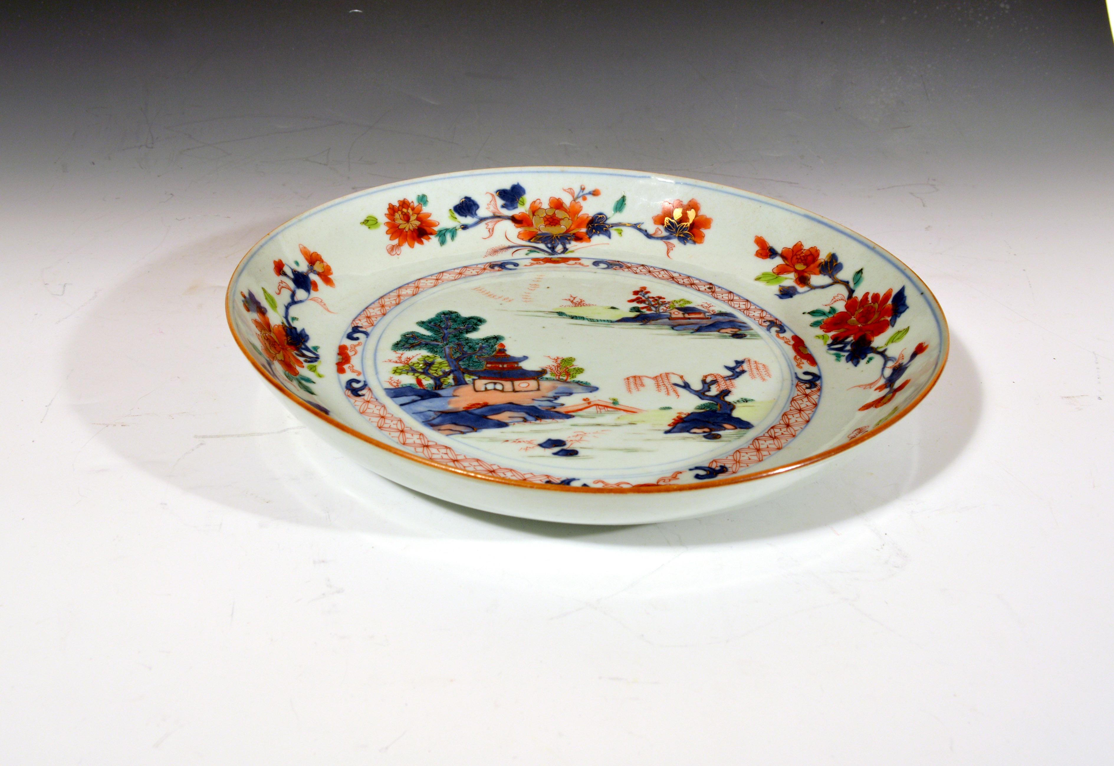 Chinese Export Imari & Verte Large Porcelain Saucer Dish, circa 1740-1770 In Good Condition In Downingtown, PA