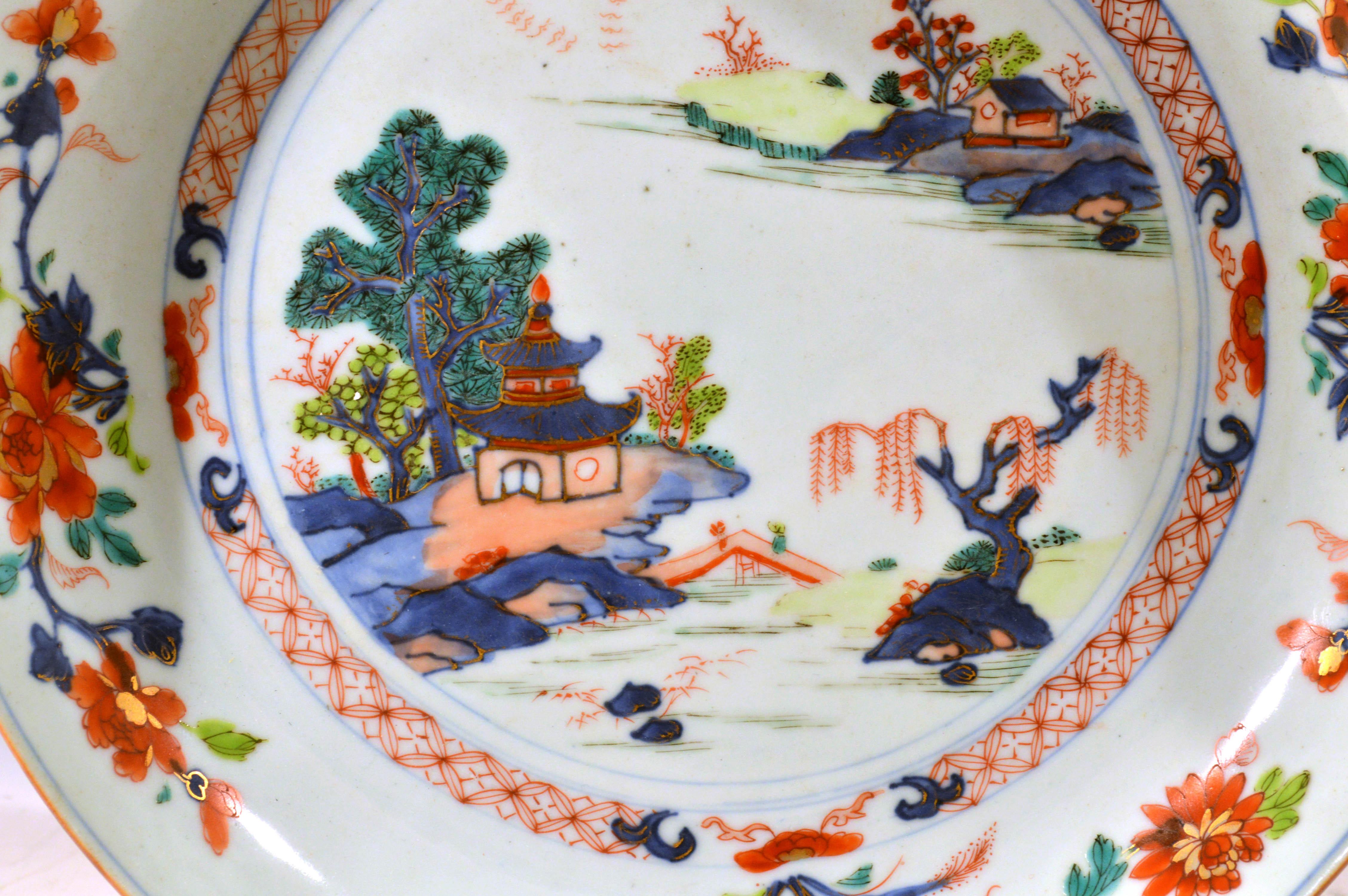 Chinese Export Imari & Verte Large Porcelain Saucer Dish, circa 1740-1770 2