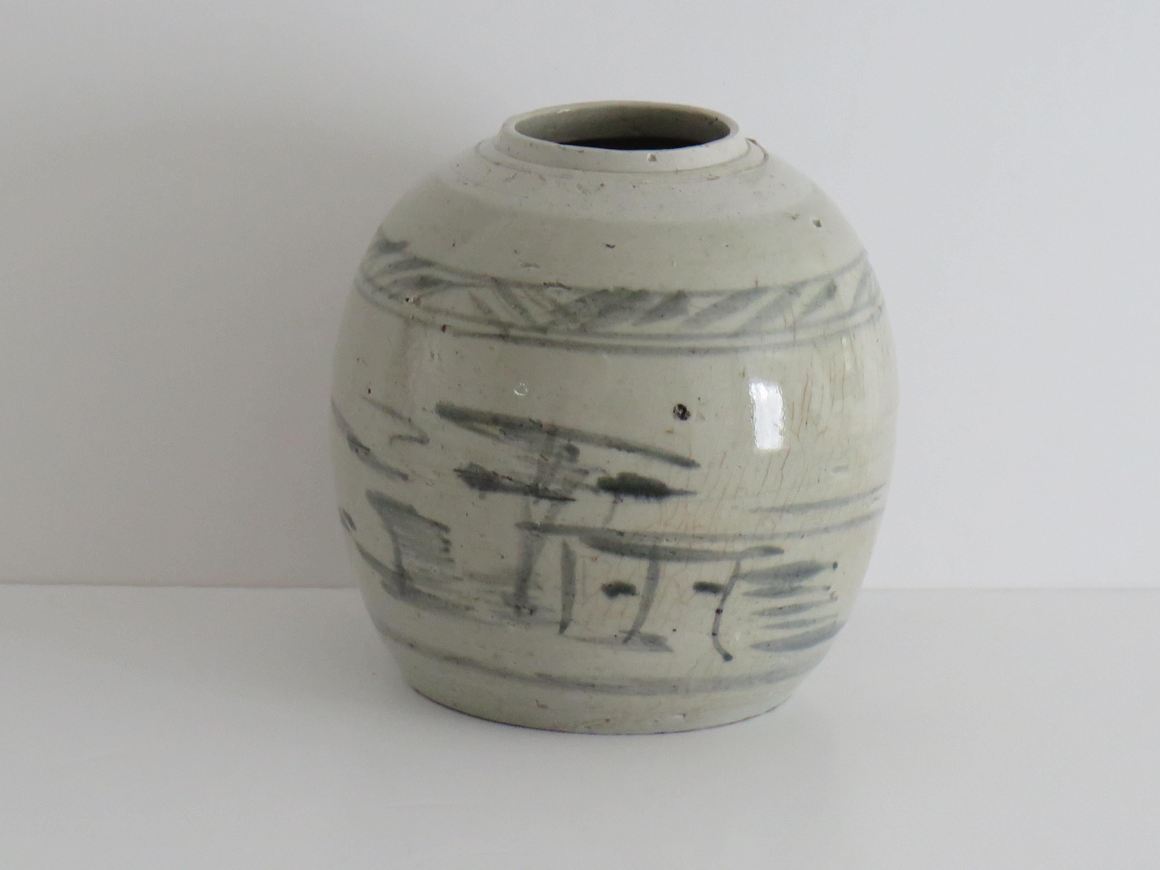 Jarre d'exportation chinoise de la fin du Ming Provincial Peint à la main glaçure céladon, 17ème siècle en vente 3