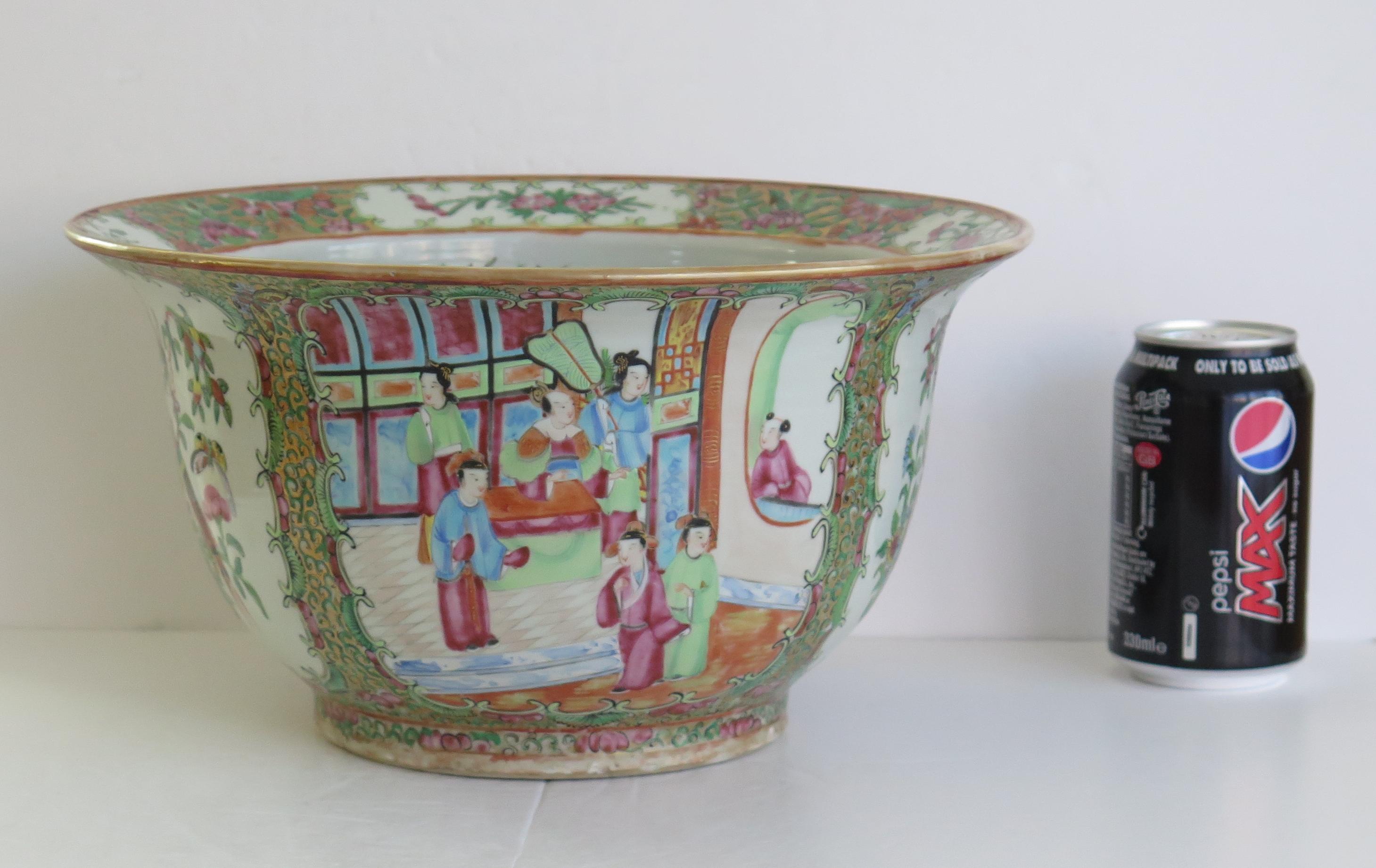 Chinese Export Ceramic Jardiniere Cache Pot Canton Rose Medallion, Ca 1820 For Sale 4