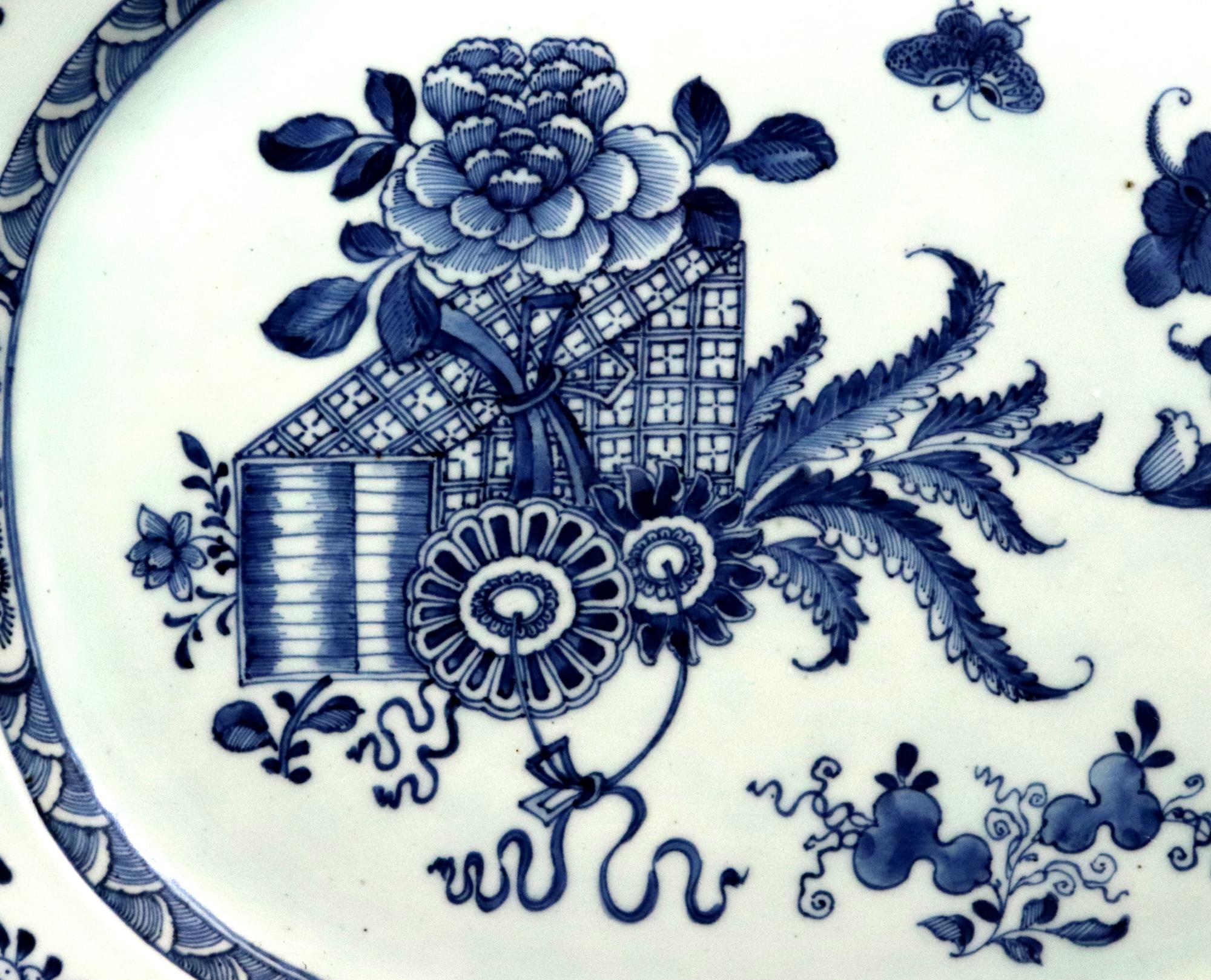 Late 18th Century Chinese Export Large Underglaze Blue & White Porcelain Dish For Sale