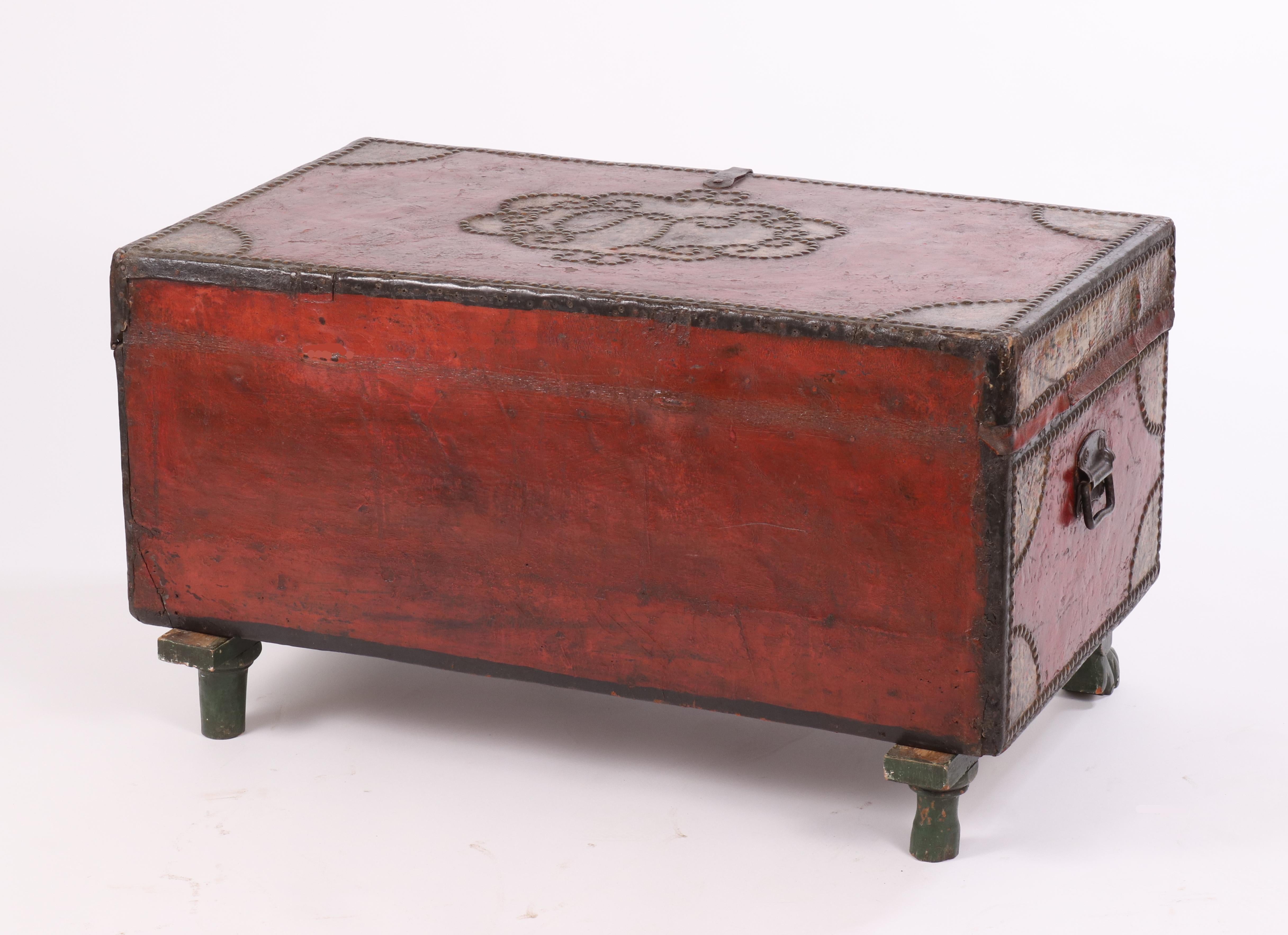Chinese Export Leather Trunk, circa 1820 For Sale 2