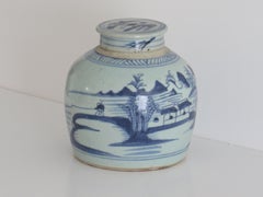 Jarra con tapa de porcelana china de exportación pintada a mano en azul y blanco, s. XVIII Qing