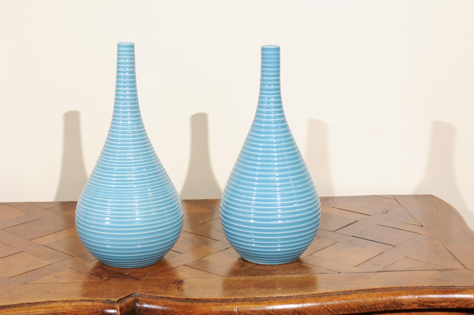 Chinese Export Long Neck Vase 1