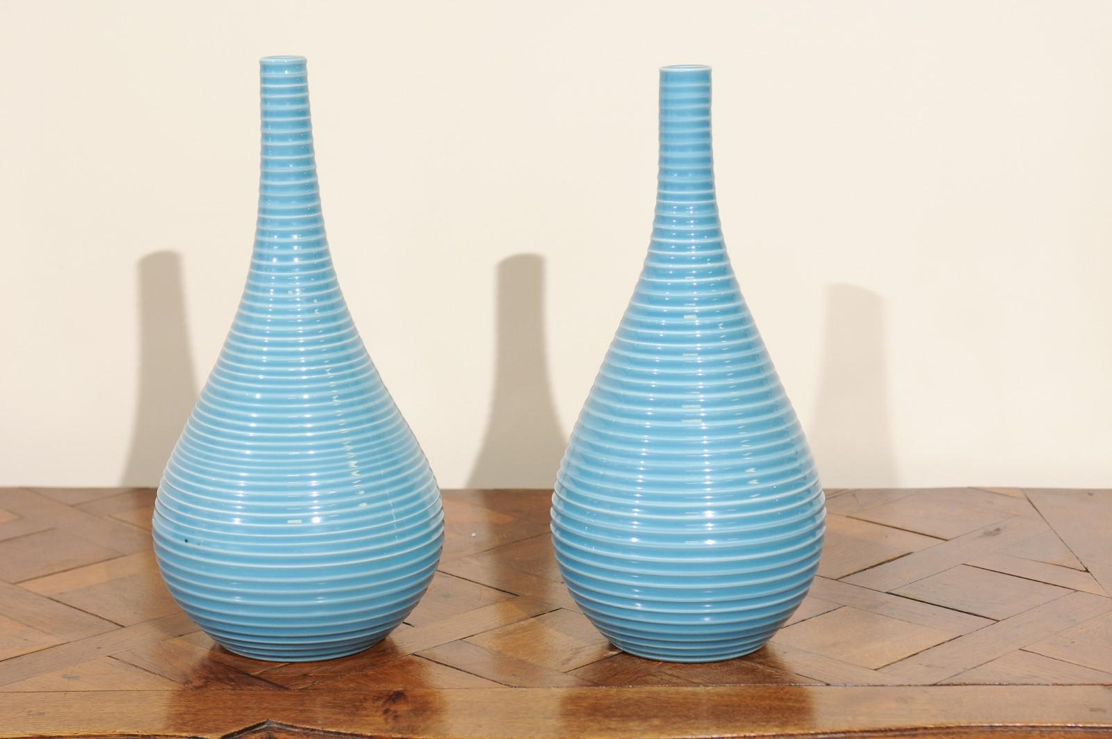 Chinese Export Long Neck Vase 3