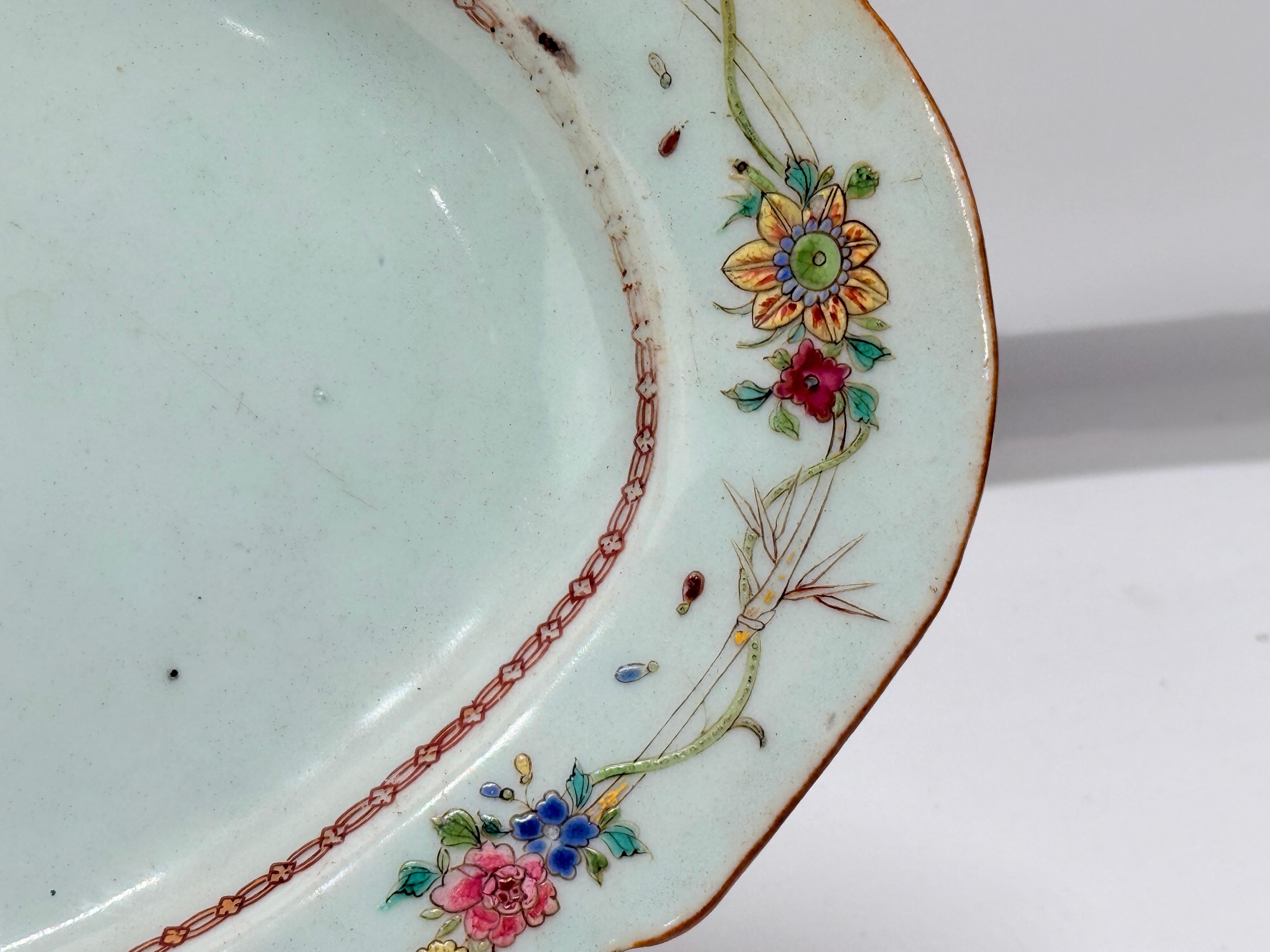 Plato de porcelana con escudo de armas Macgregor de MarcGregor de exportación china C. 1760 en Bueno estado para la venta en Atlanta, GA