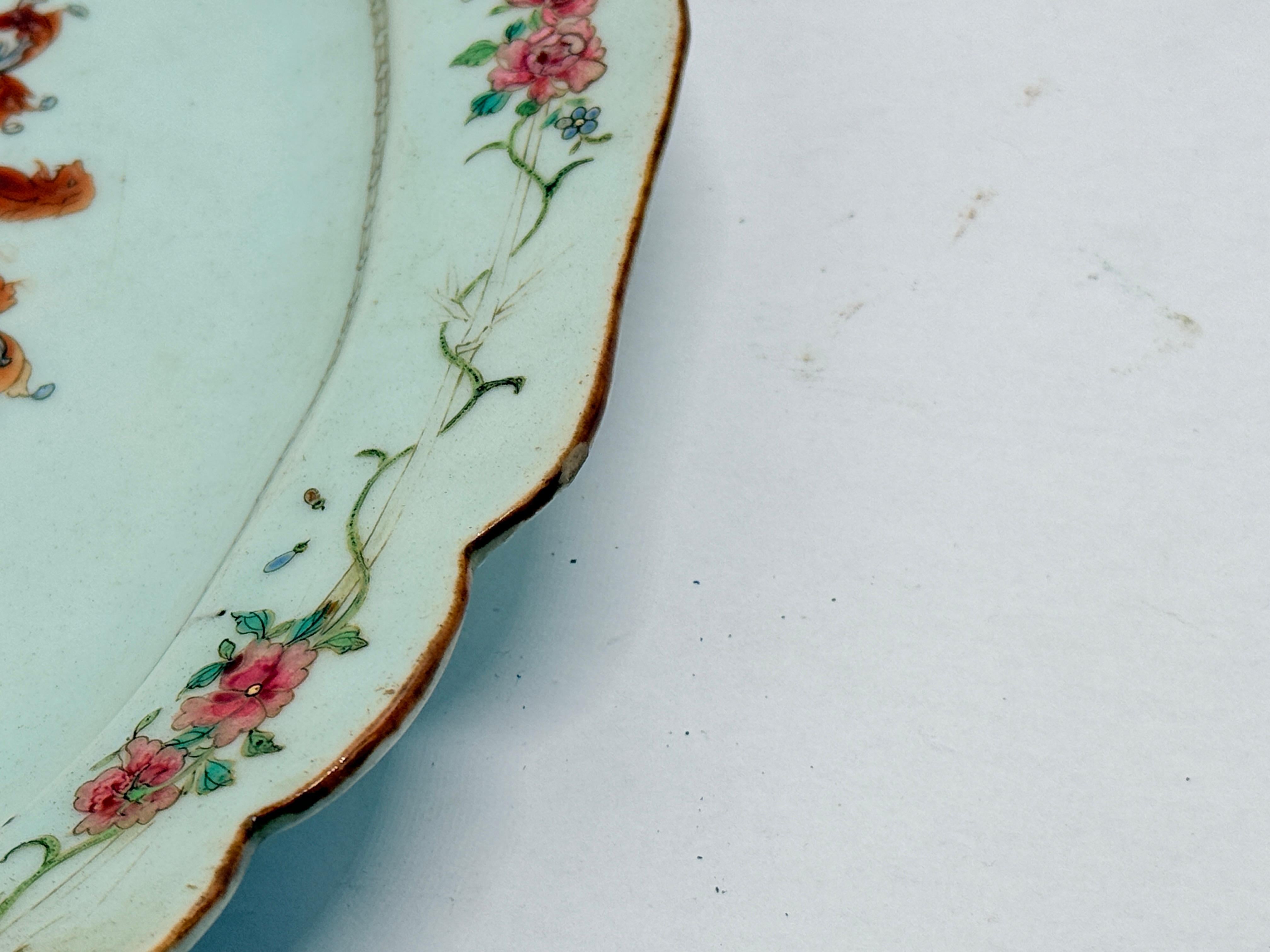 Plato de porcelana con escudo de armas Macgregor de MarcGregor de exportación china C. 1760 en venta 2