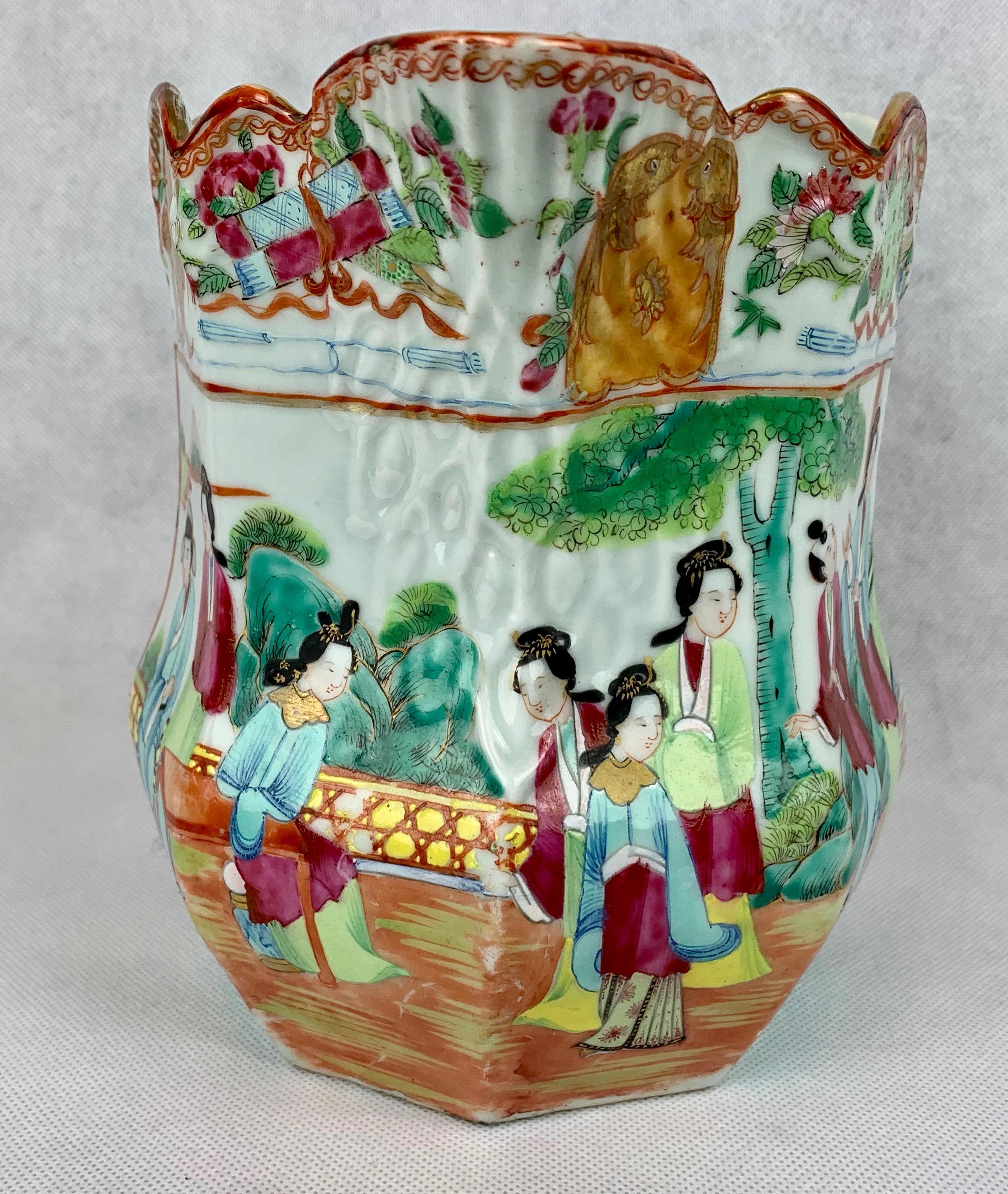   Large Mandarin or Famille Rose Chinese Export Porcelain Pitcher In Good Condition In West Palm Beach, FL