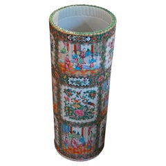 Chinese Export Mid-19th Century Rose Medallion Umbrella Stand