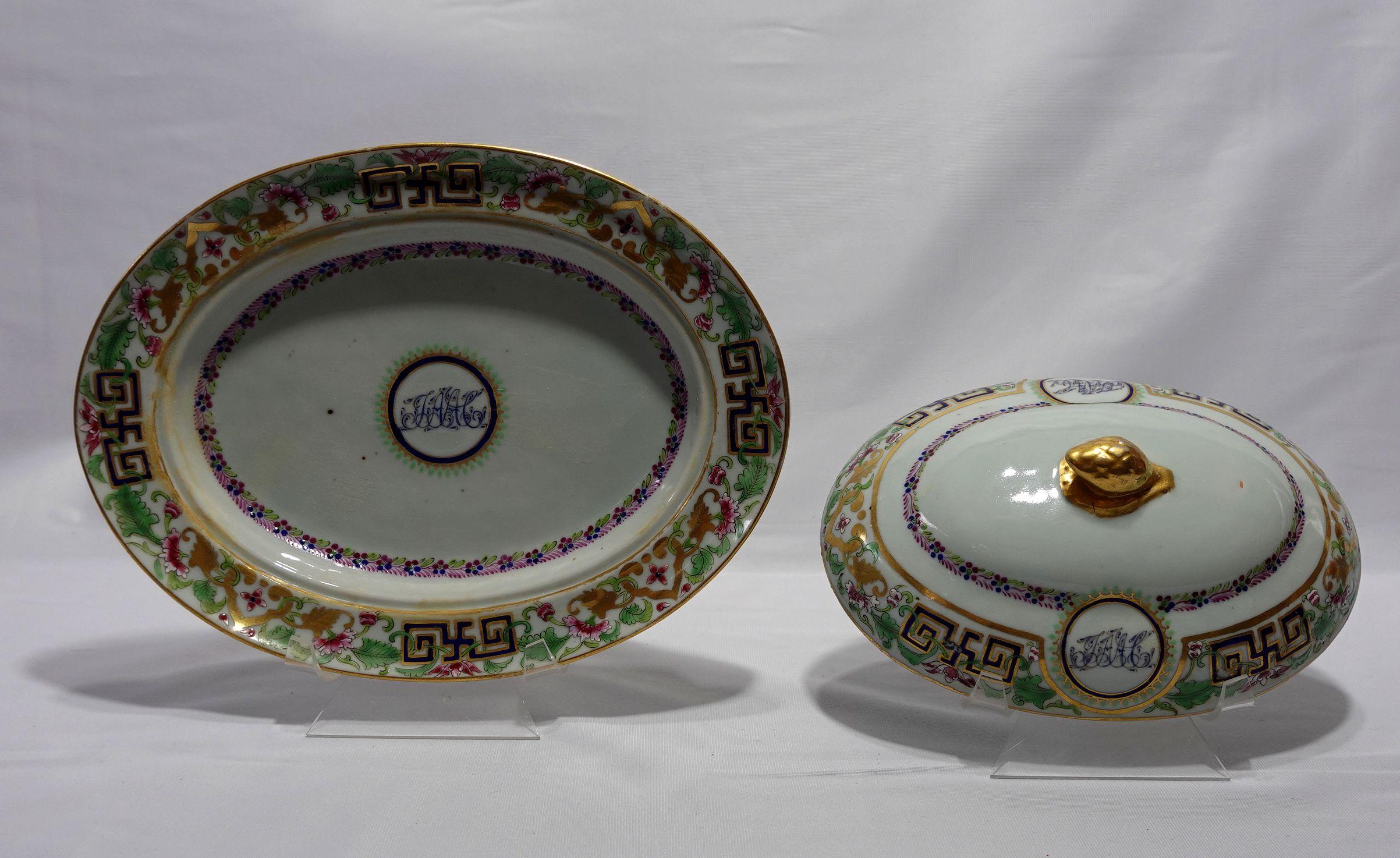 Chinese Export Monogrammed Covered Serving Dish, 19th century For Sale 2