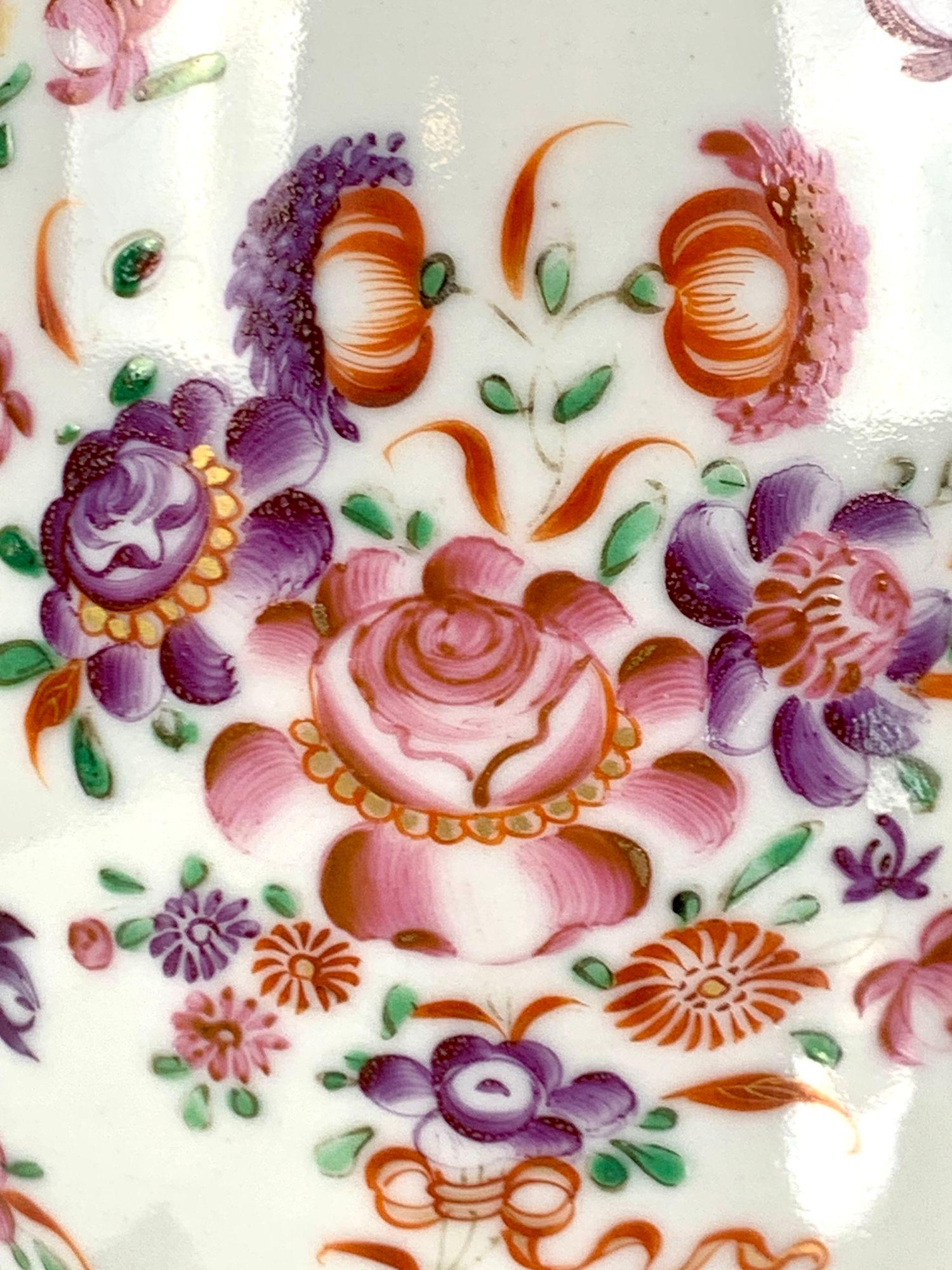 XIXe siècle Tasse d'exportation chinoise peinte à la main, milieu du 19e siècle, vers 1860 en vente