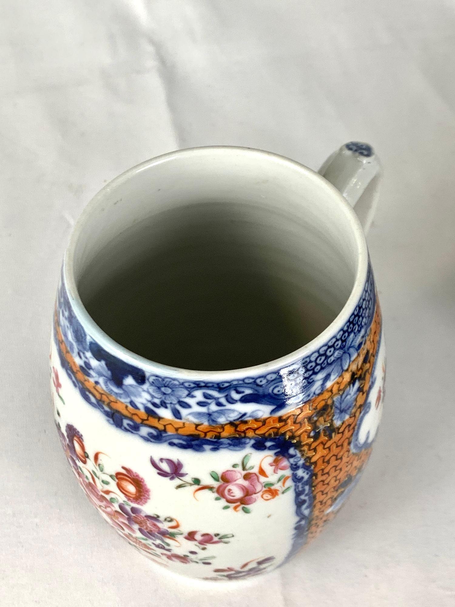 Tasse d'exportation chinoise peinte à la main, milieu du 19e siècle, vers 1860 en vente 1