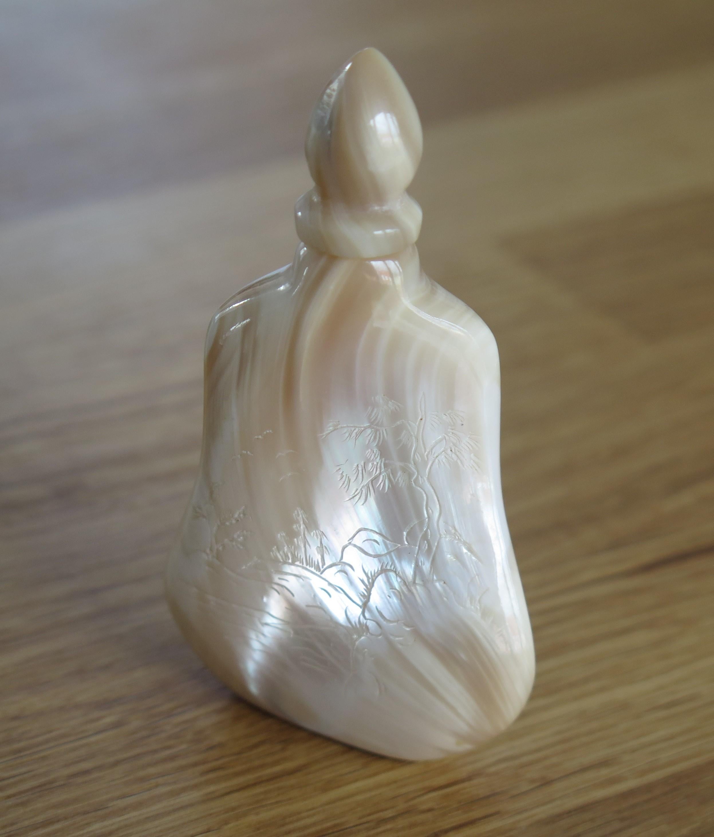 Chinese Export Snuff Bottle of Natural Agate Stone Spoon Top, circa 1930 For Sale 4