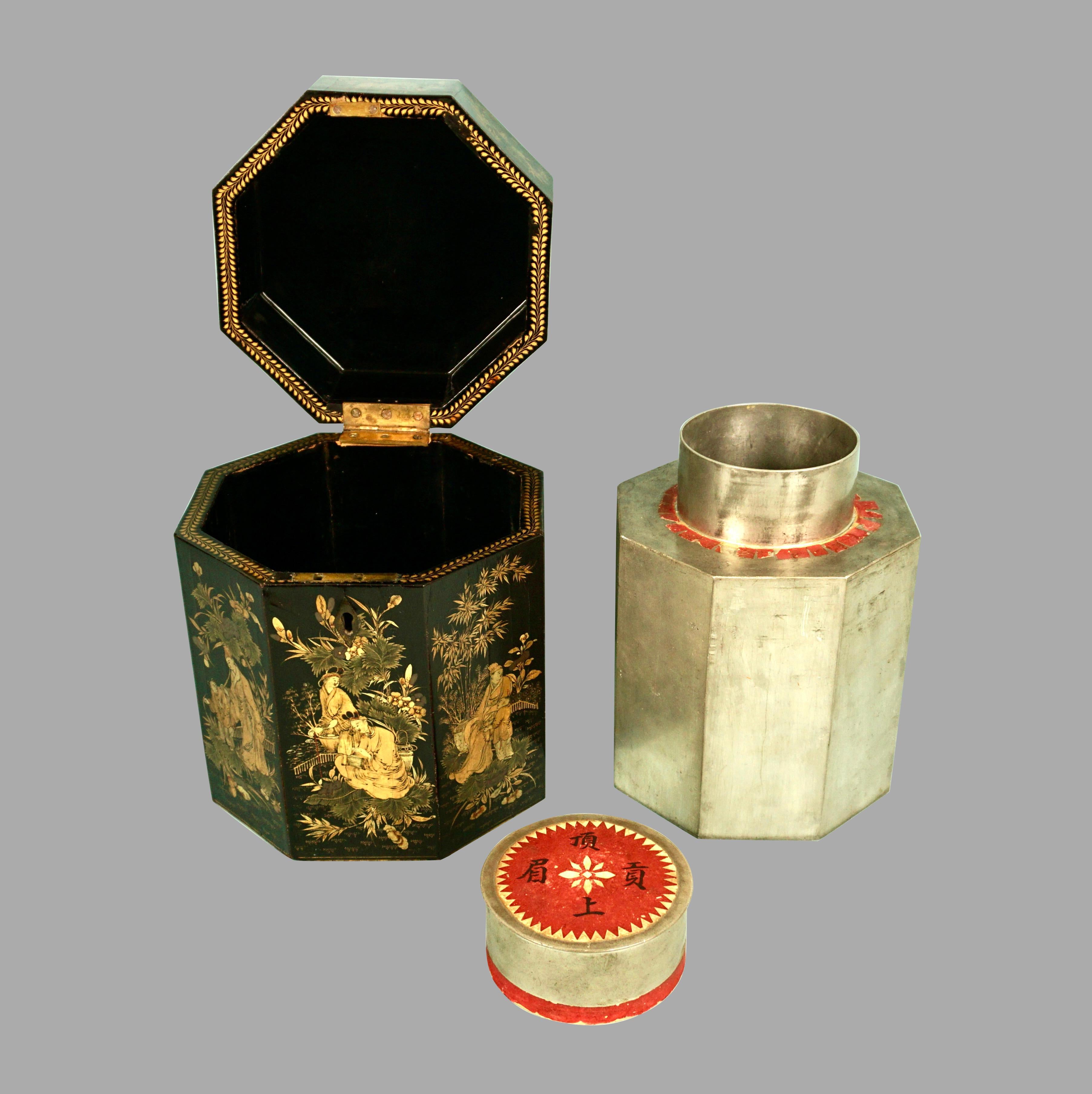 Chinese Export Octagonal Black Lacquer Tea Caddy with Original Pewter Liner 4