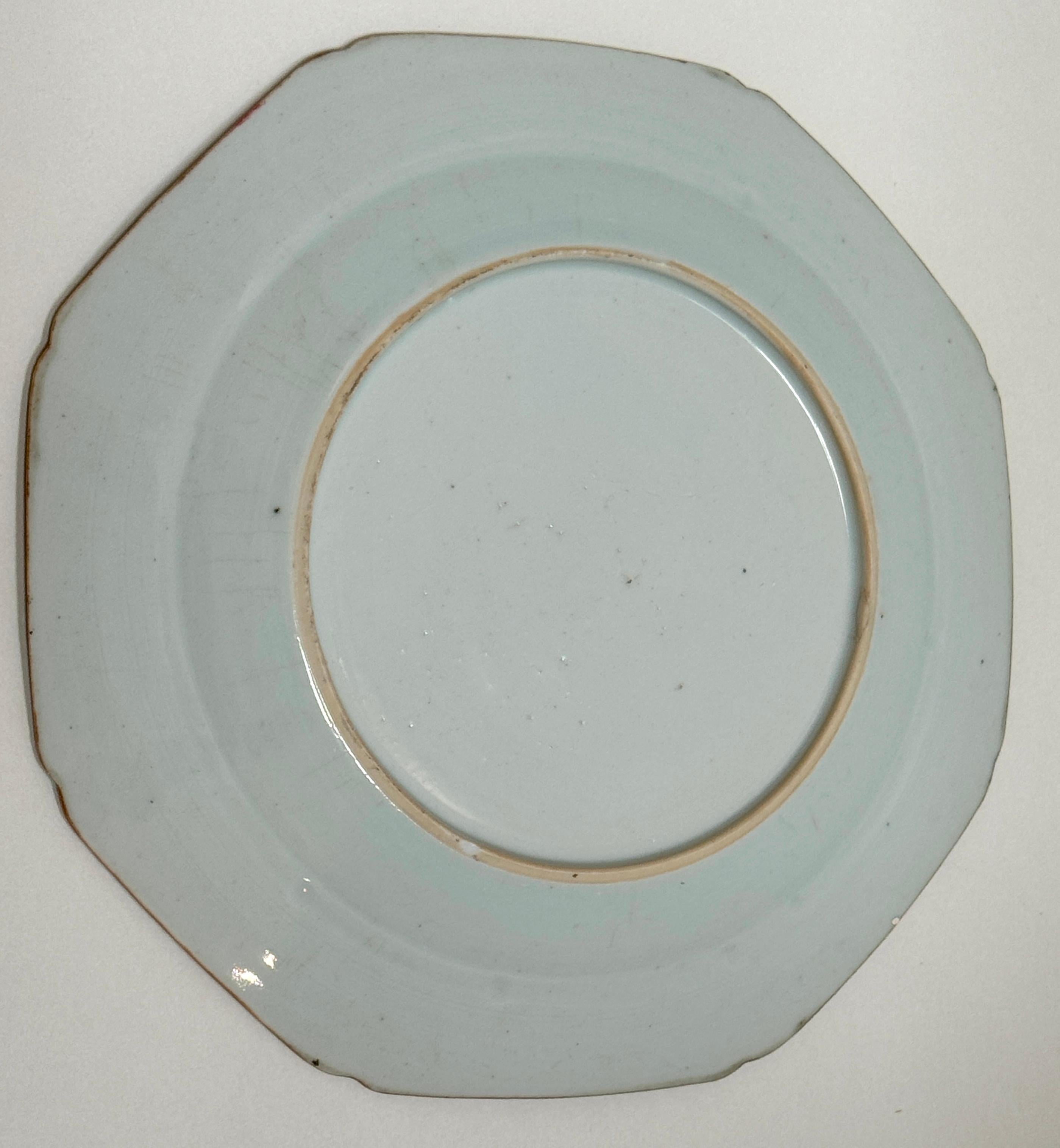 Chinese Export Octagonal Plate, Qing Dynasty, Qianlong Period For Sale 4