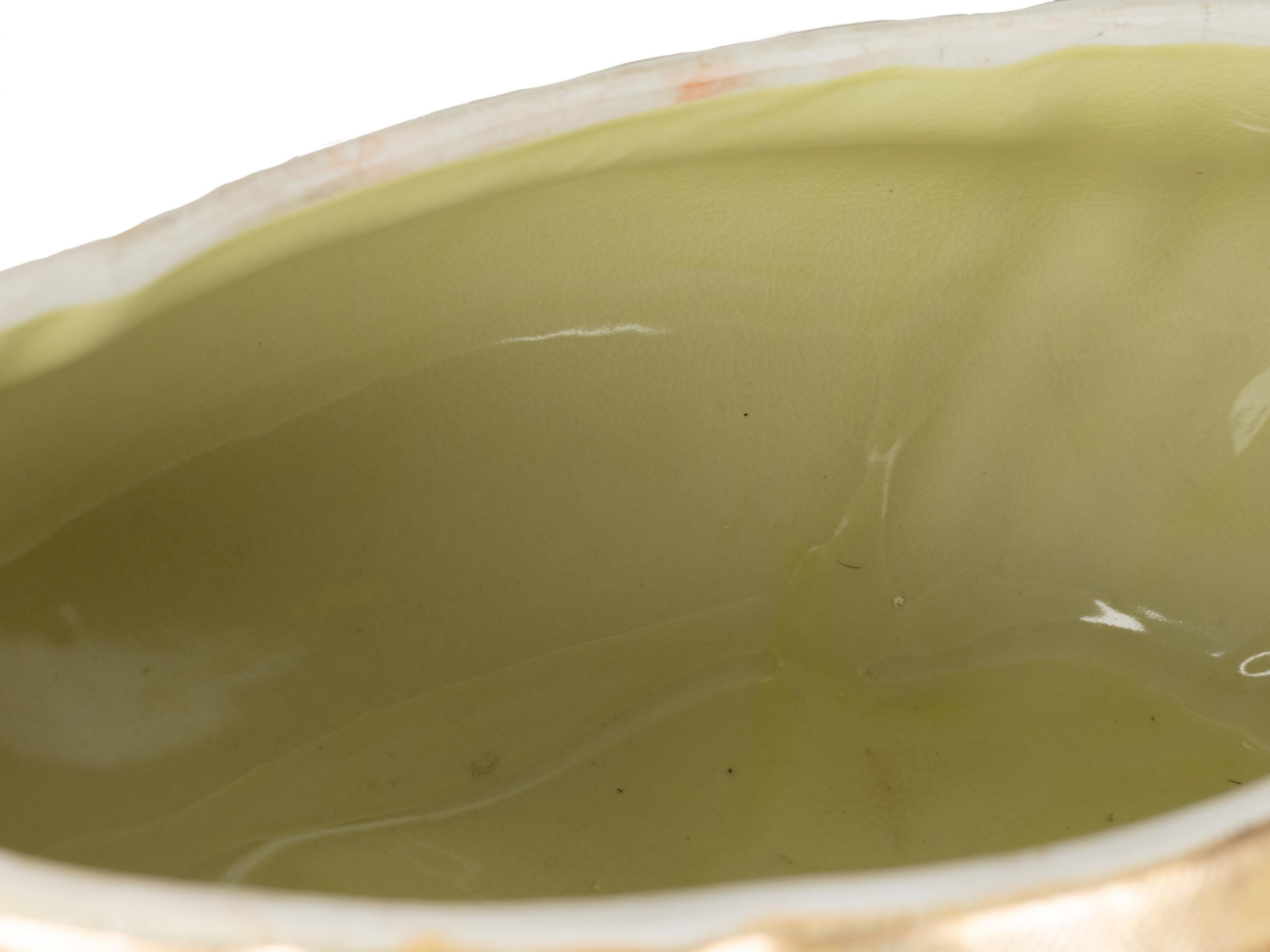 Sopera ovalada de porcelana china de exportación con bandeja, 1900 Pintado a mano en venta