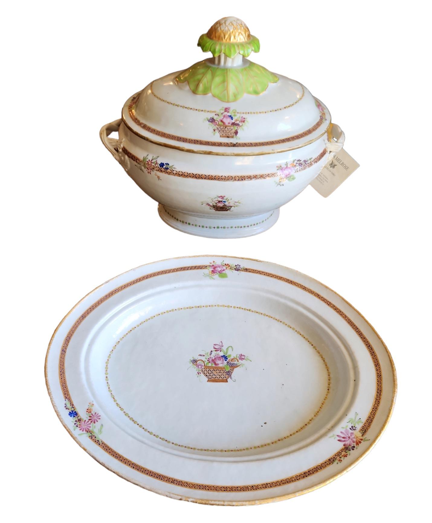 Période Qianlong.  1785.  Soupière et plat ovale.  Dimensions du plateau :  14,5