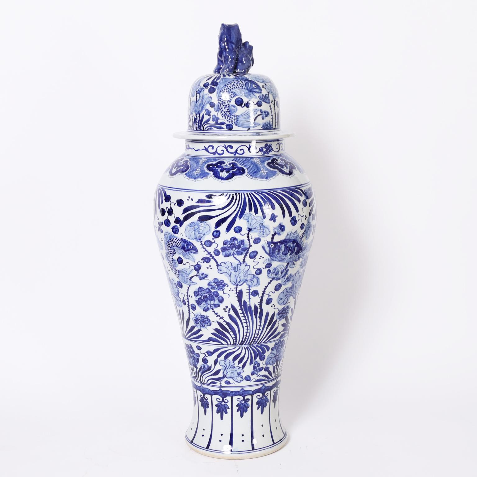 Contemporary Chinese Export Pair of Chinese Blue and White Porcelain Palace Urns For Sale