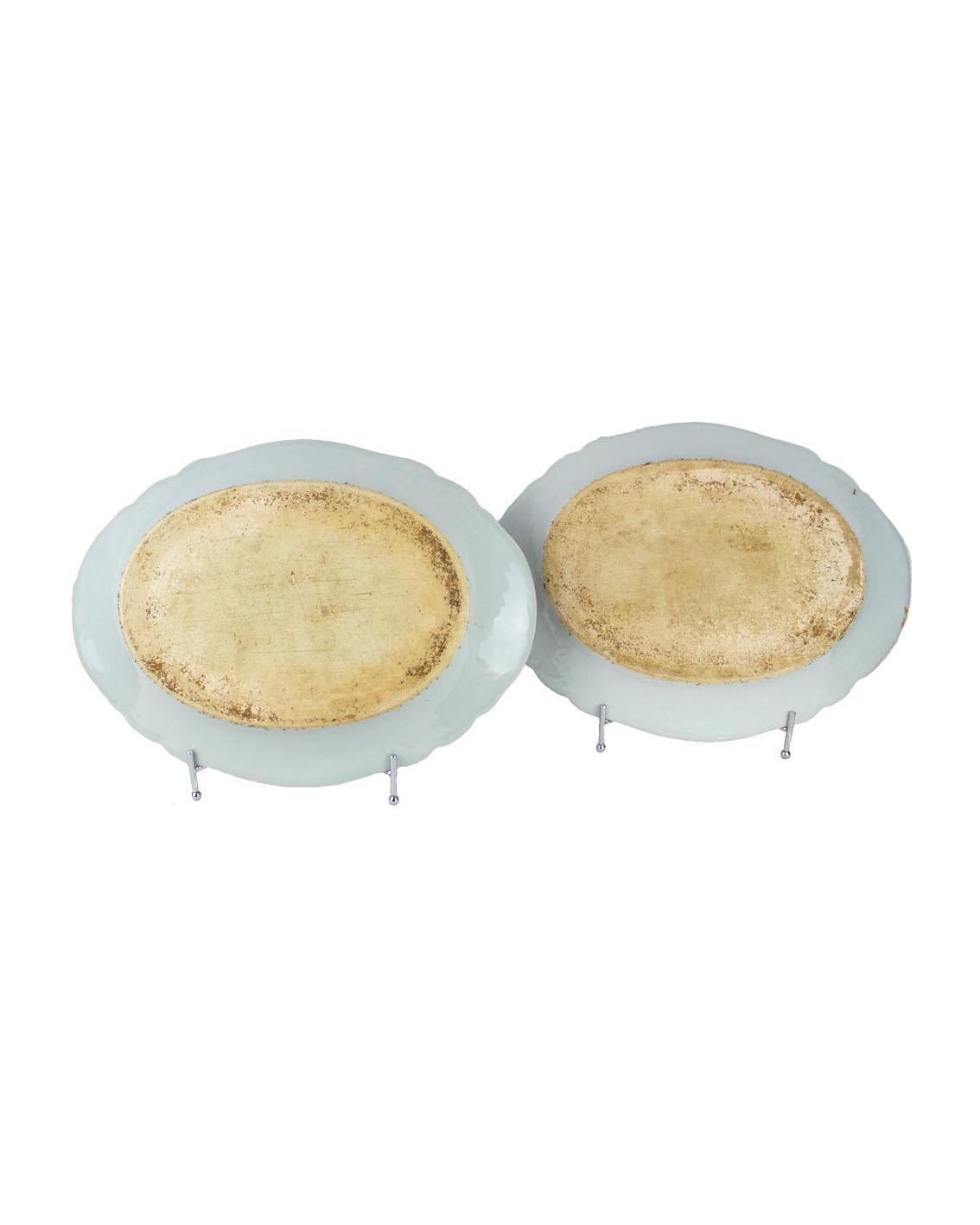 Chinese Export Pair of Platters, Famille Rose, Qianlong '1736-1795' For Sale 1
